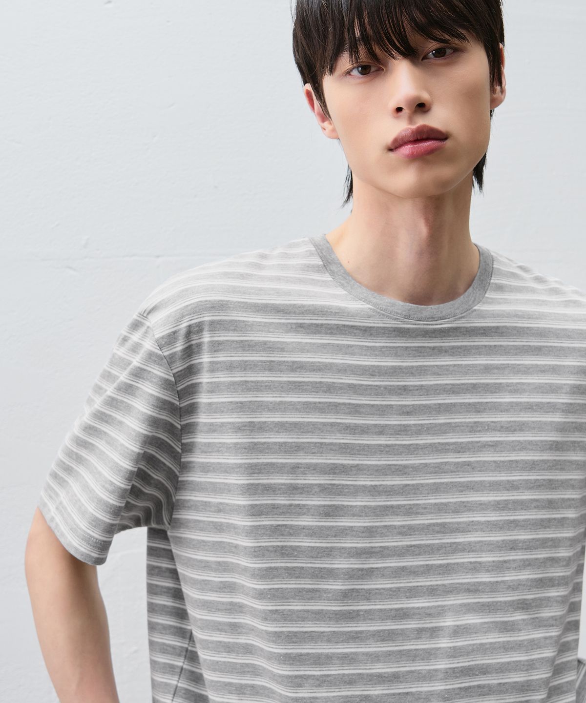 드로우핏(DRAW FIT) 콘트라스트 멀티 스트라이프 하프 티셔츠 [MELANGE GREY]