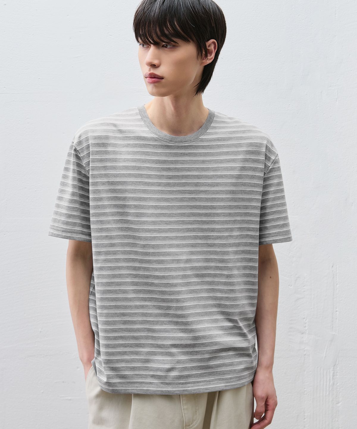 드로우핏(DRAW FIT) 콘트라스트 멀티 스트라이프 하프 티셔츠 [MELANGE GREY]