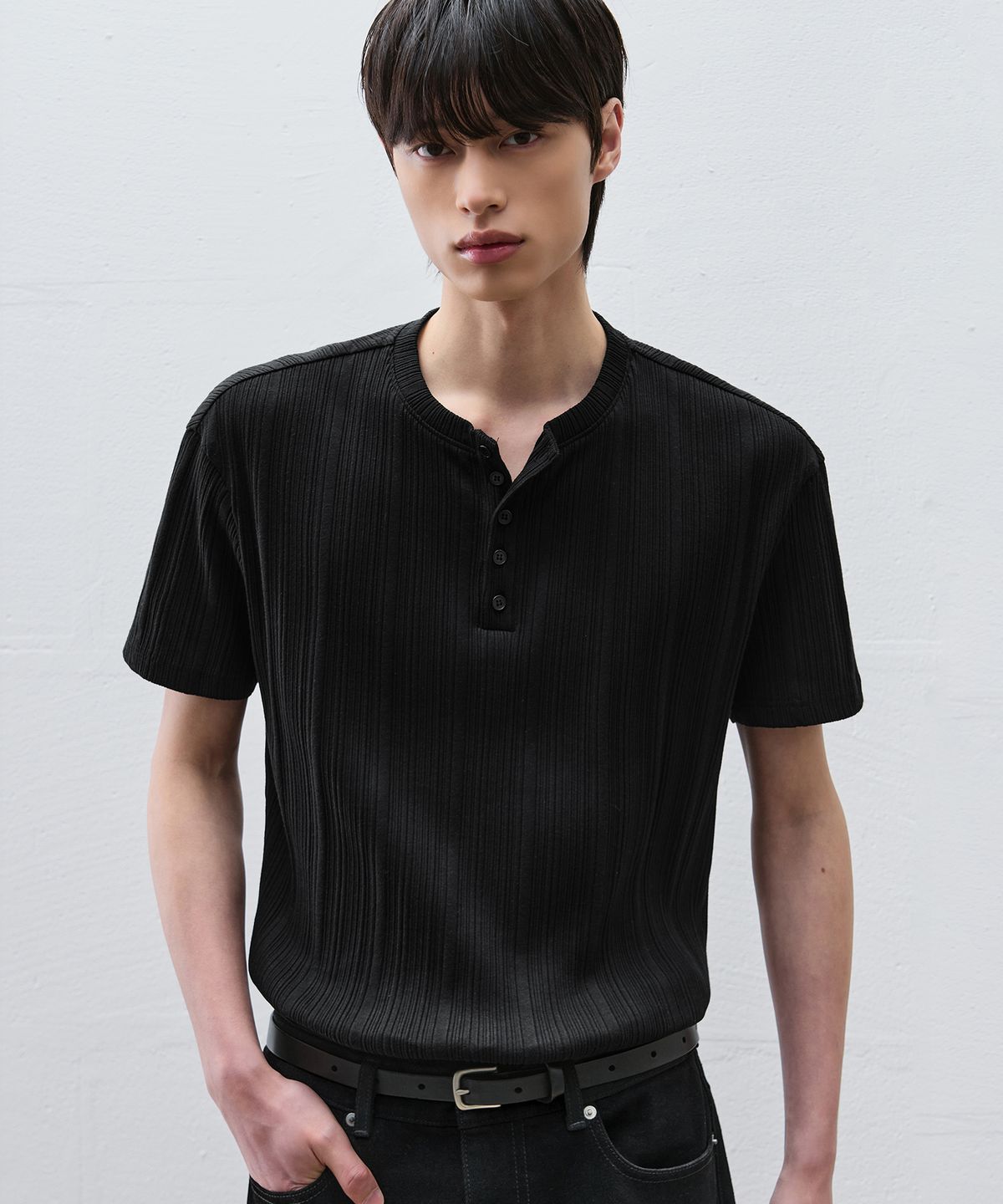 드로우핏(DRAW FIT) 파인 리브드 헨리넥 하프 티셔츠 [BLACK]