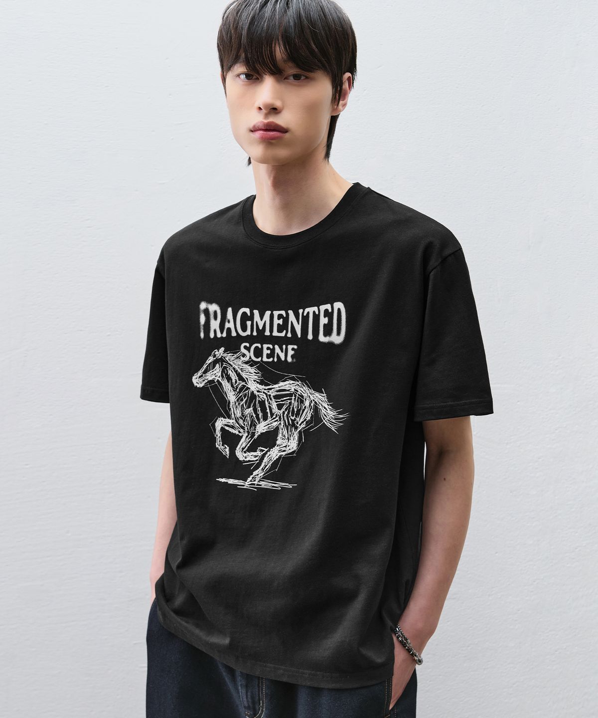 드로우핏(DRAW FIT) 프라그먼티드 스캔트 하프 티셔츠 [BLACK]