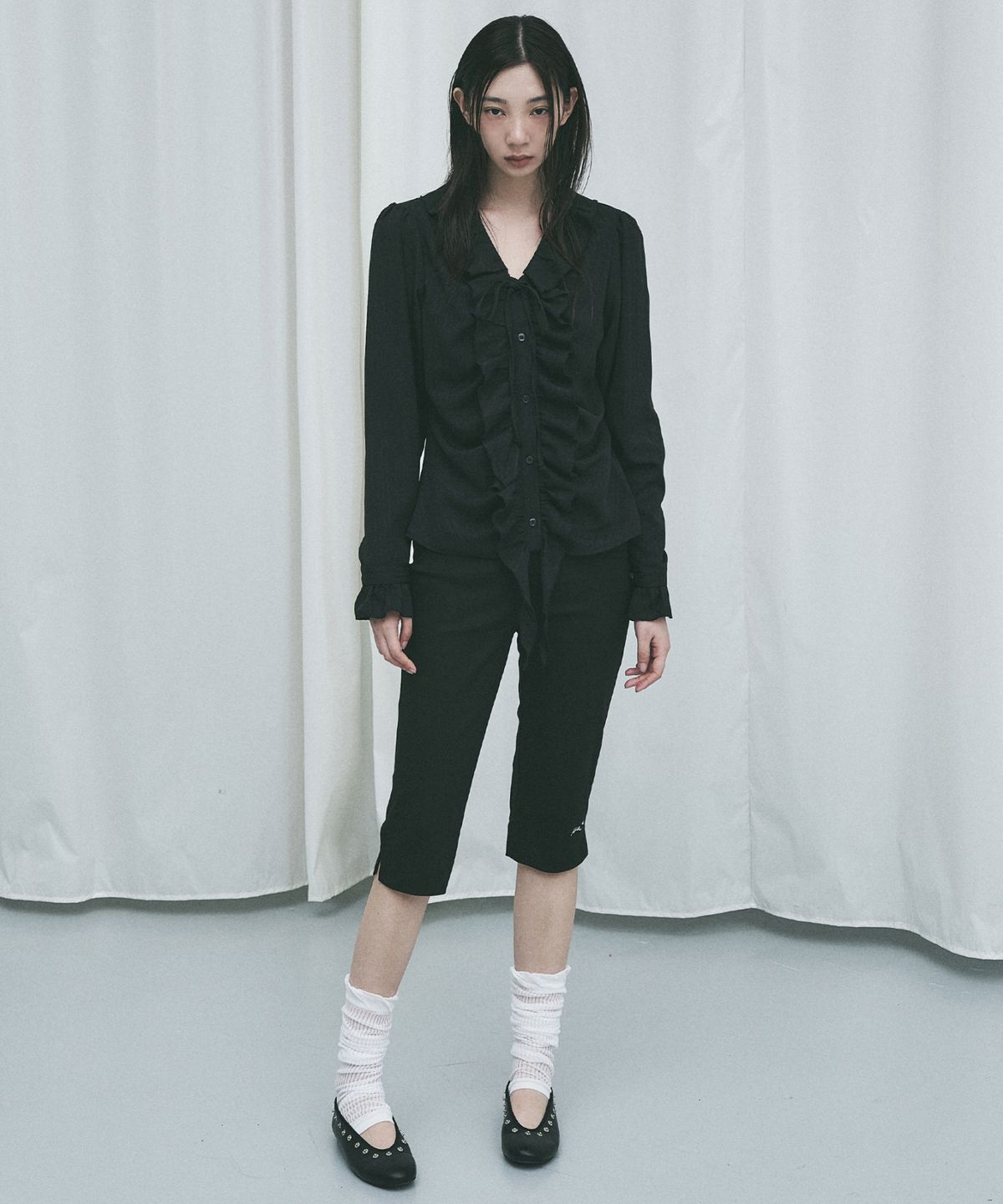 닉앤니콜(NICK&NICOLE) CAPRI SLIT PANTS_BLACK