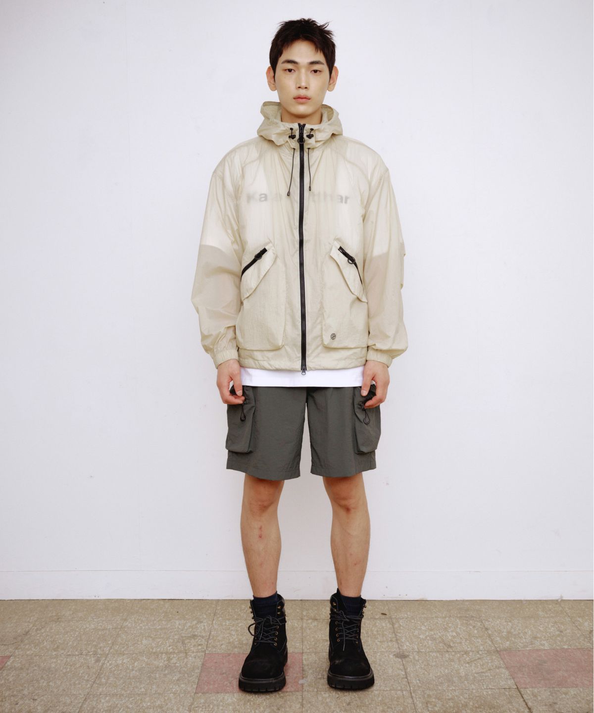칼라파타르(KALAPATTHAR) NYLON BELTED BACK OUT POCKET CARGO POCKET SHORTS - KHAKI