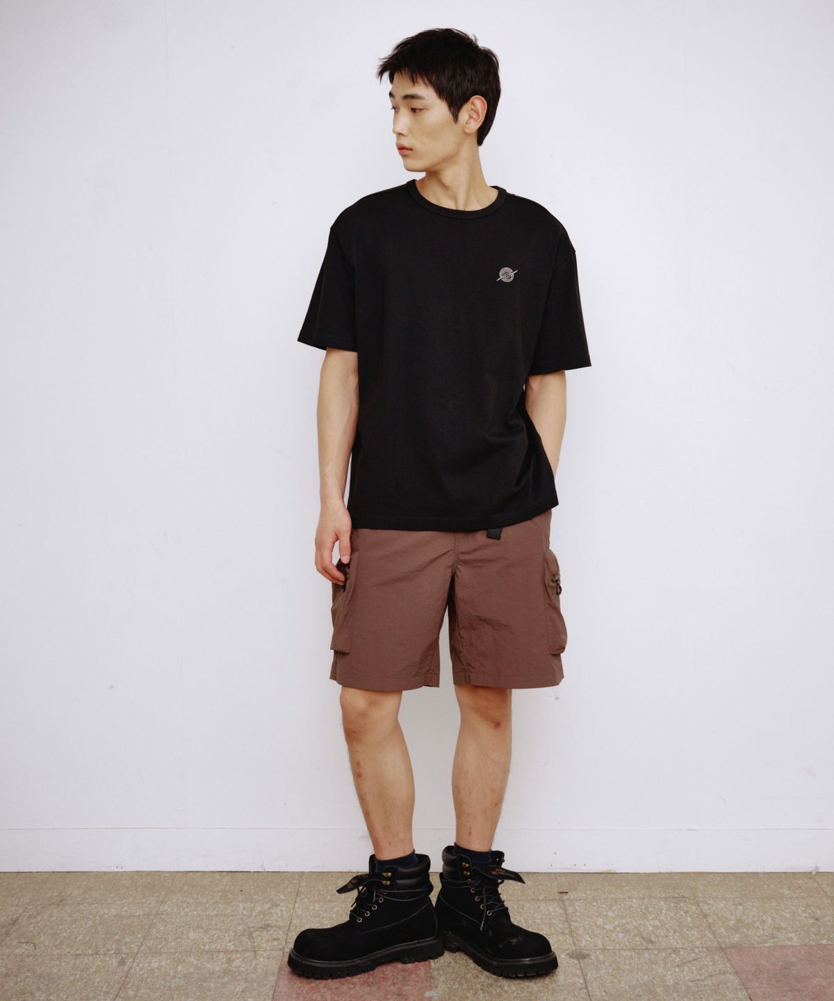 칼라파타르(KALAPATTHAR) NYLON BELTED BACK OUT POCKET CARGO POCKET SHORTS - BROWN