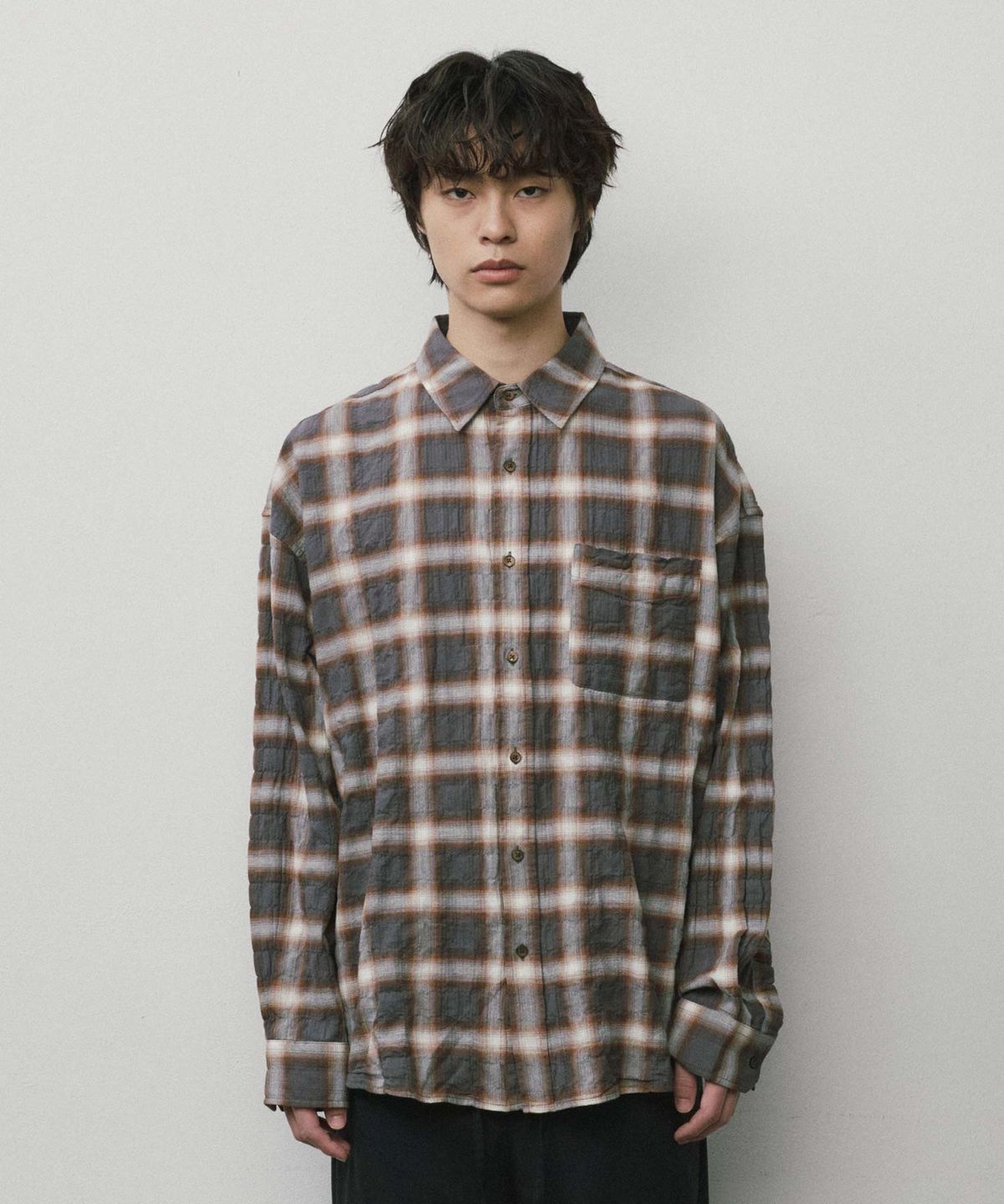 더블유엠씨(WMC) 크리즈 링클 옴브레 체크 셔츠_CHARCOAL GREY