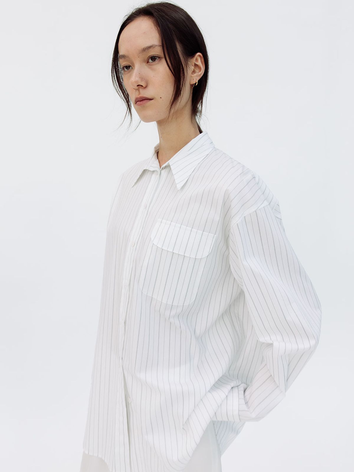 르비에르(LVIR) STRIPED OVER-FIT SHIRT (WHITE)