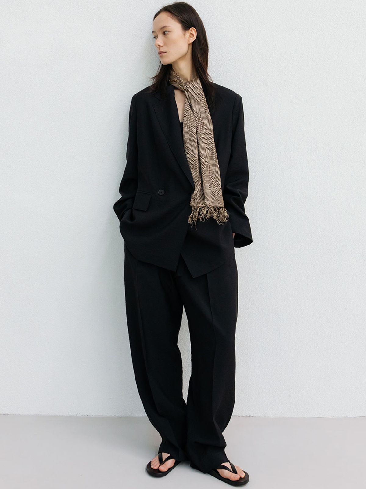 르비에르(LVIR) OVER-FIT SILKY BLAZER (BLACK)