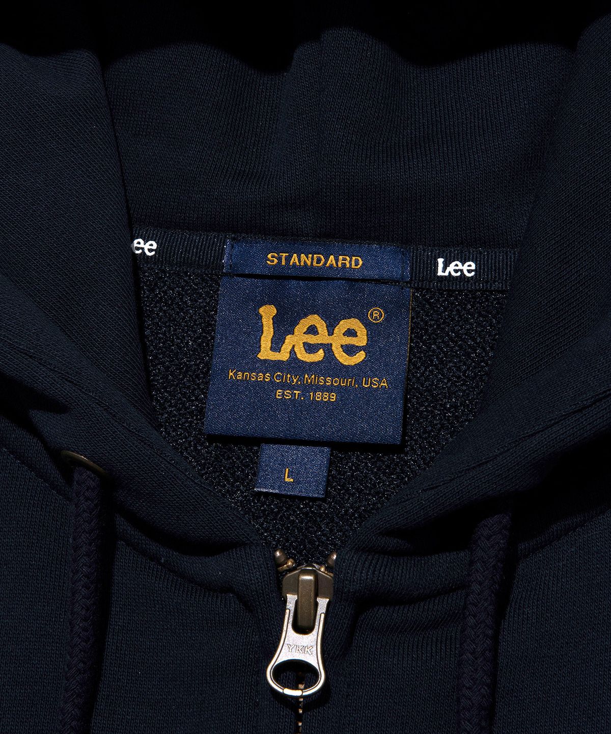 리(LEE) 스몰 트위치 로고 후드 집업 네이비