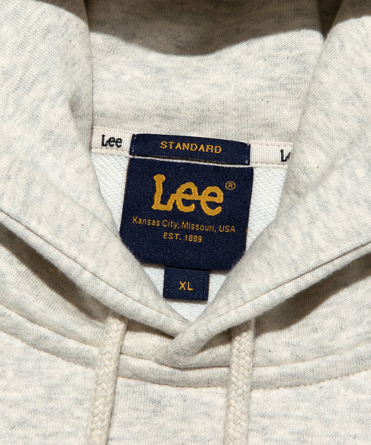 리(LEE) 빅 트위치 로고 후드 오트밀