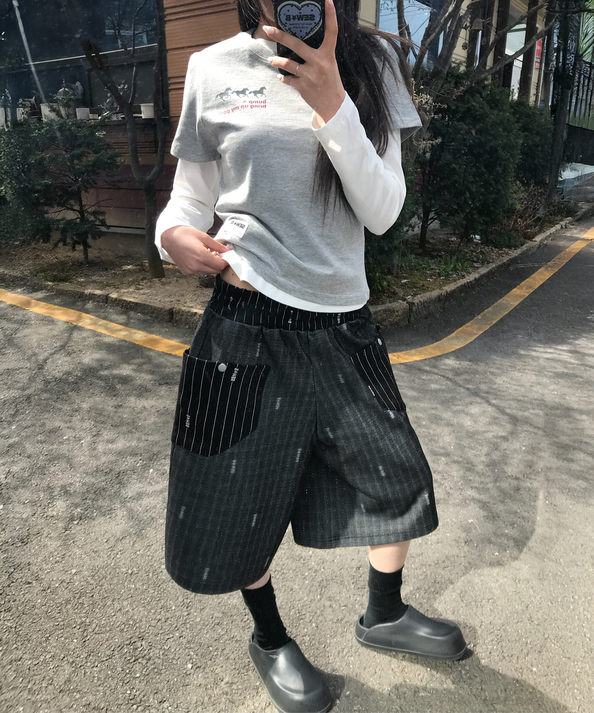 쏘비(SEW-B) 버튼 새깅 버뮤다 팬츠 [데님 블랙]