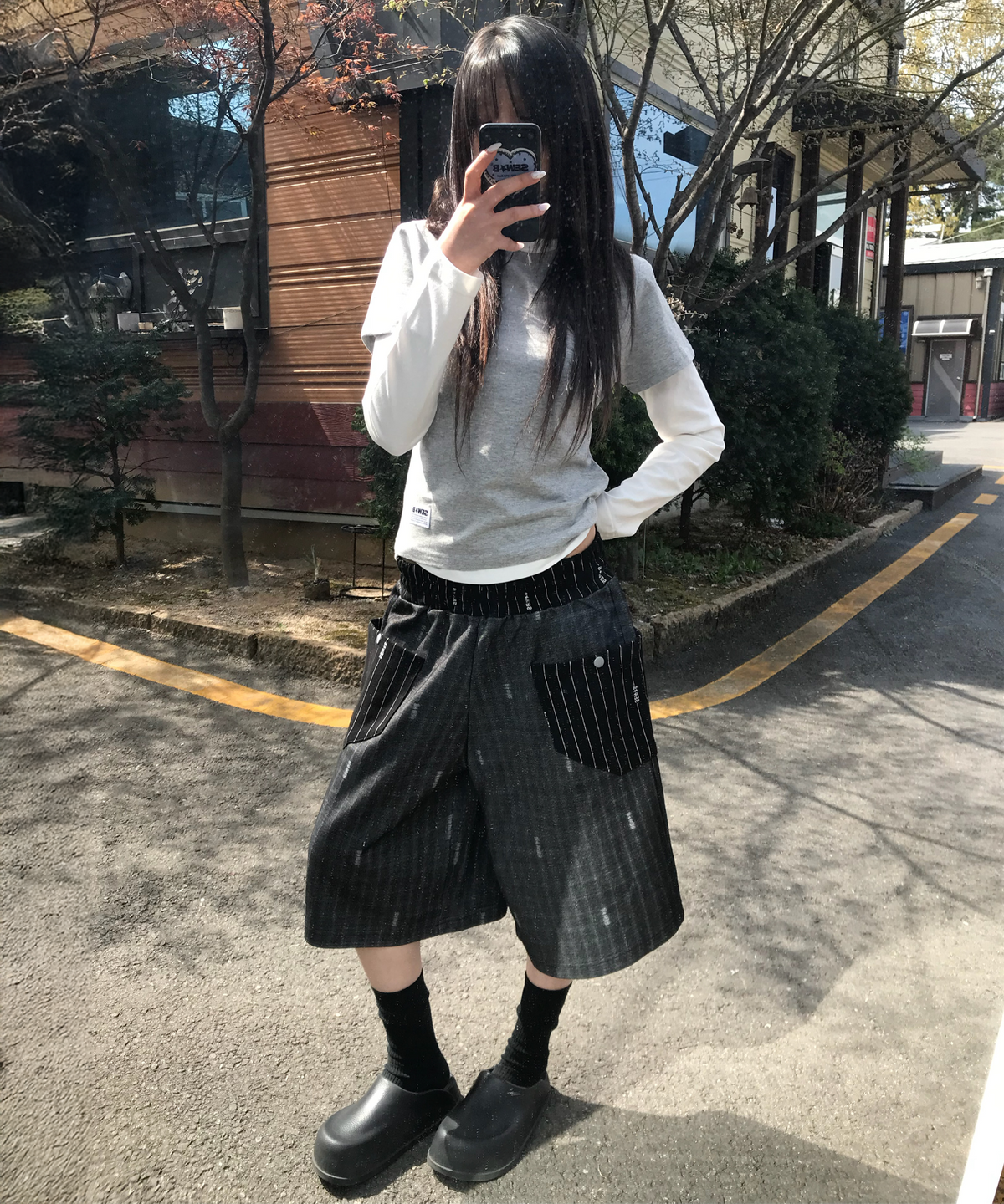 쏘비(SEW-B) 버튼 새깅 버뮤다 팬츠 [데님 블랙]