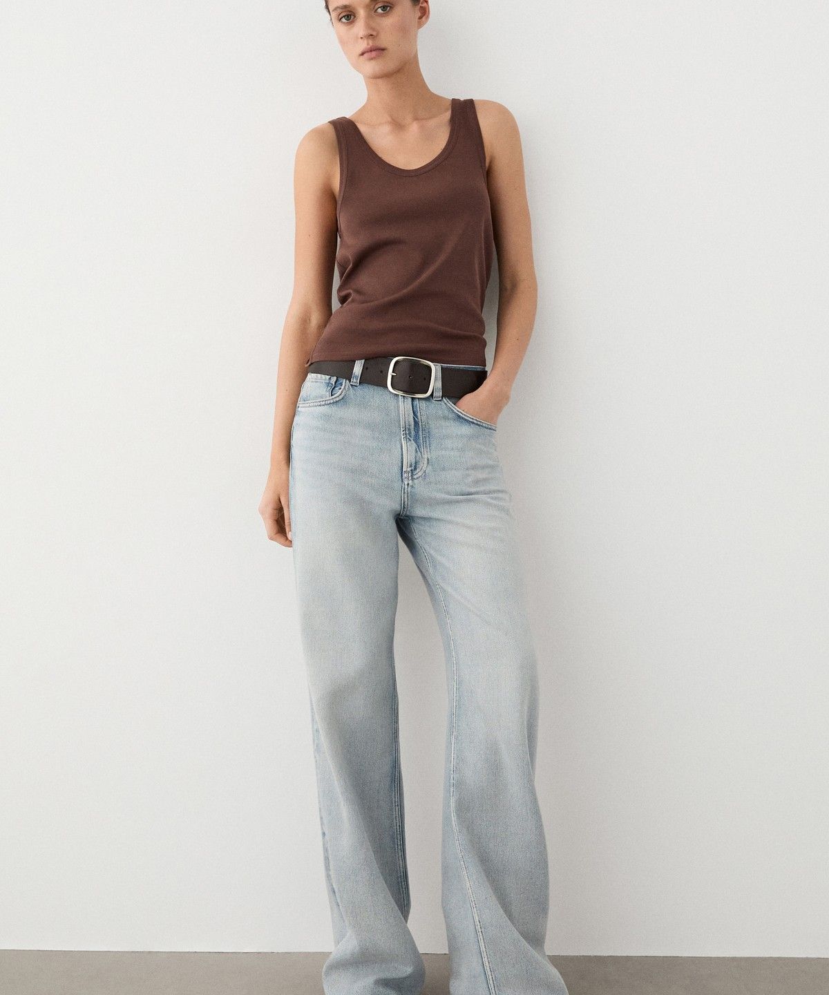 마시모두띠(MASSIMO DUTTI) 100% 코튼 슬리브리스 티셔츠