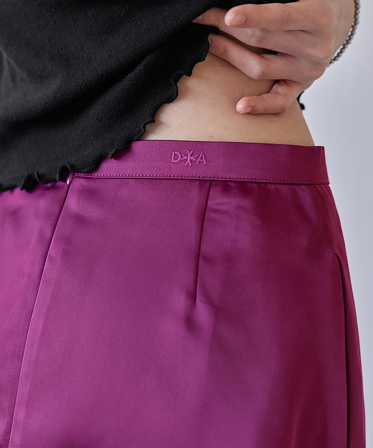 런던다다(LONDONDADA) Silky Satin Midi Skirt, PURPLE
