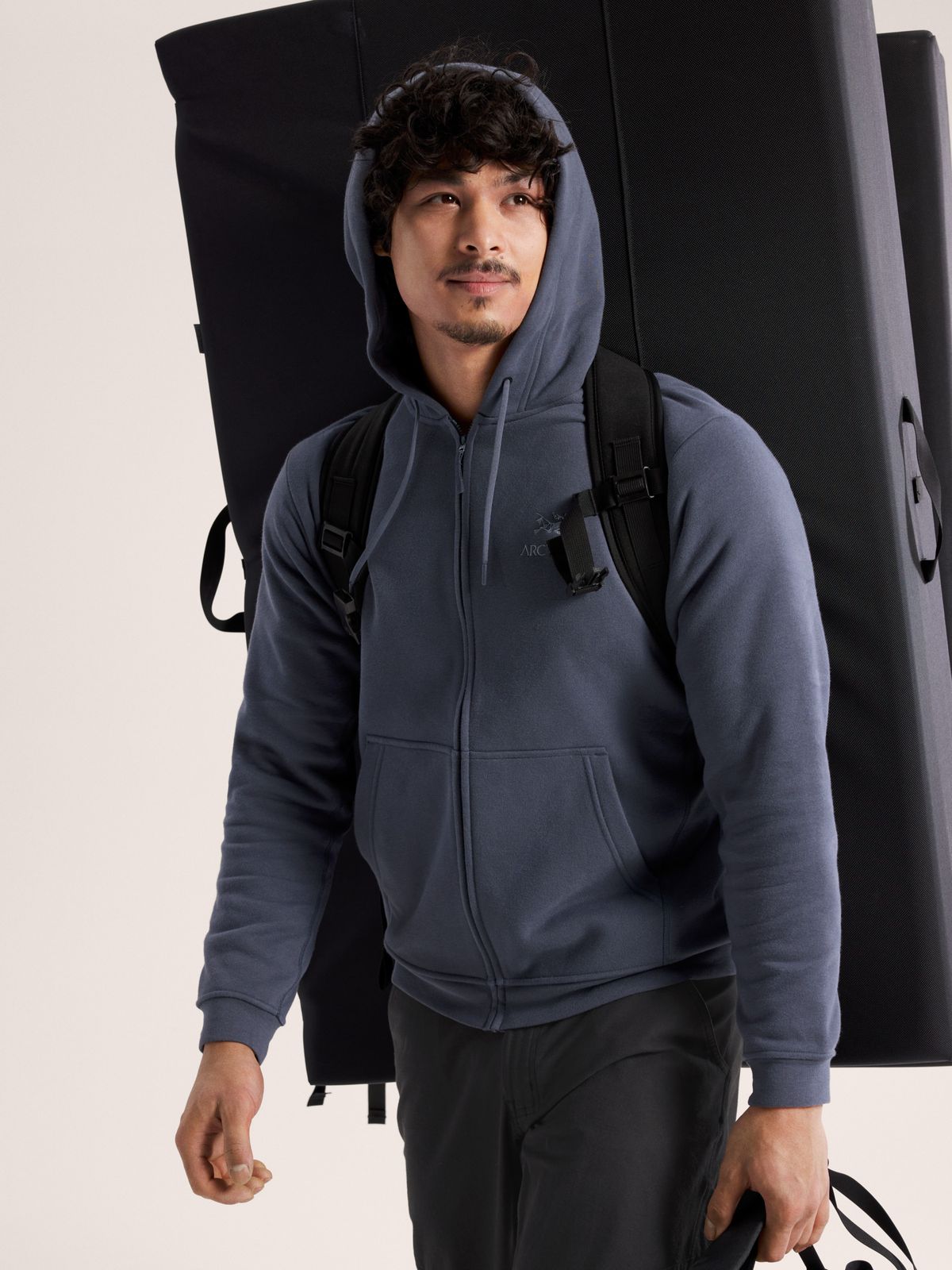 아크테릭스(ARCTERYX) 엠블럼 플리스 풀-짚 후디 남성