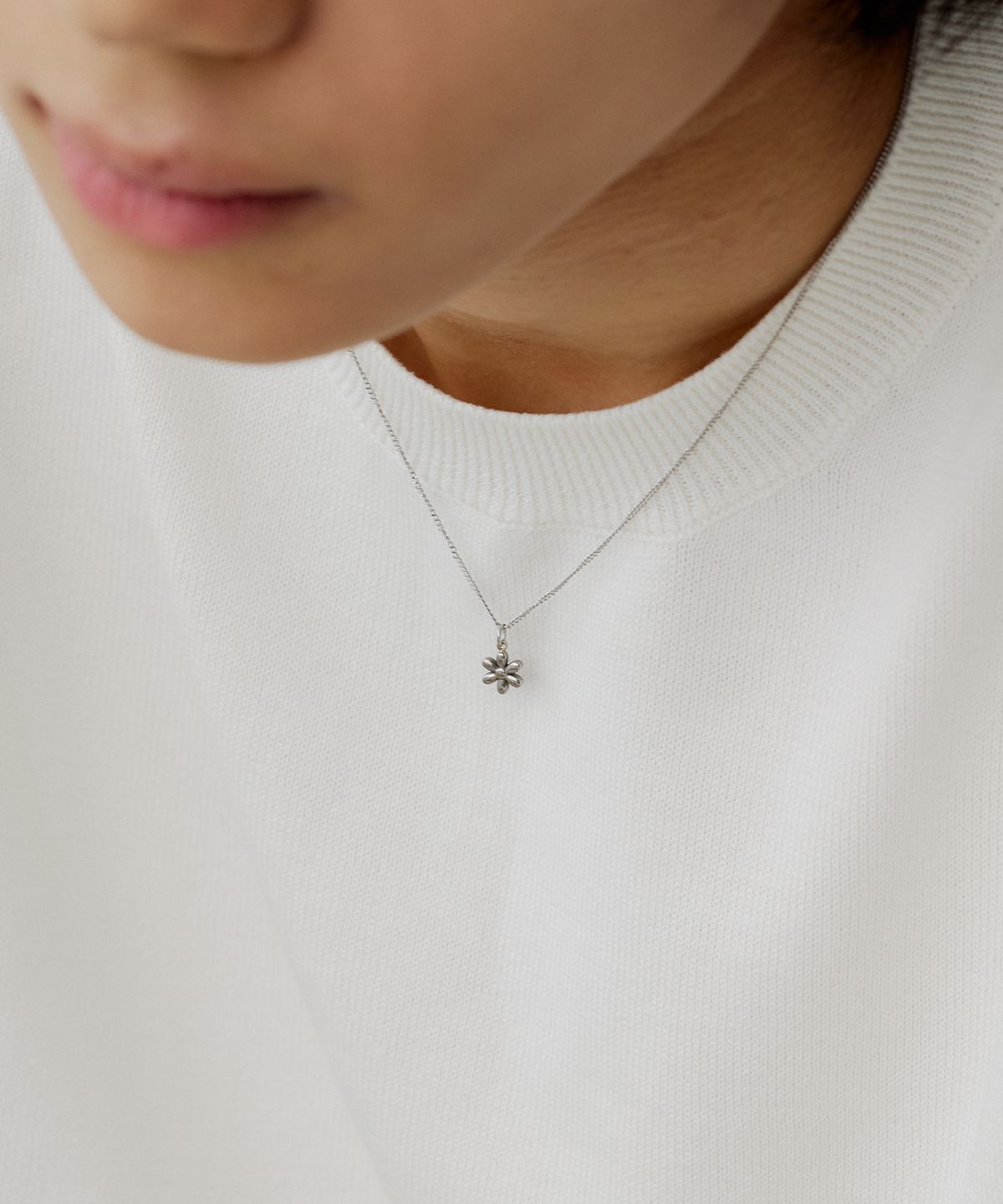실버태그(SILVERTAG) STN-26SS9 데이지 드롭 목걸이