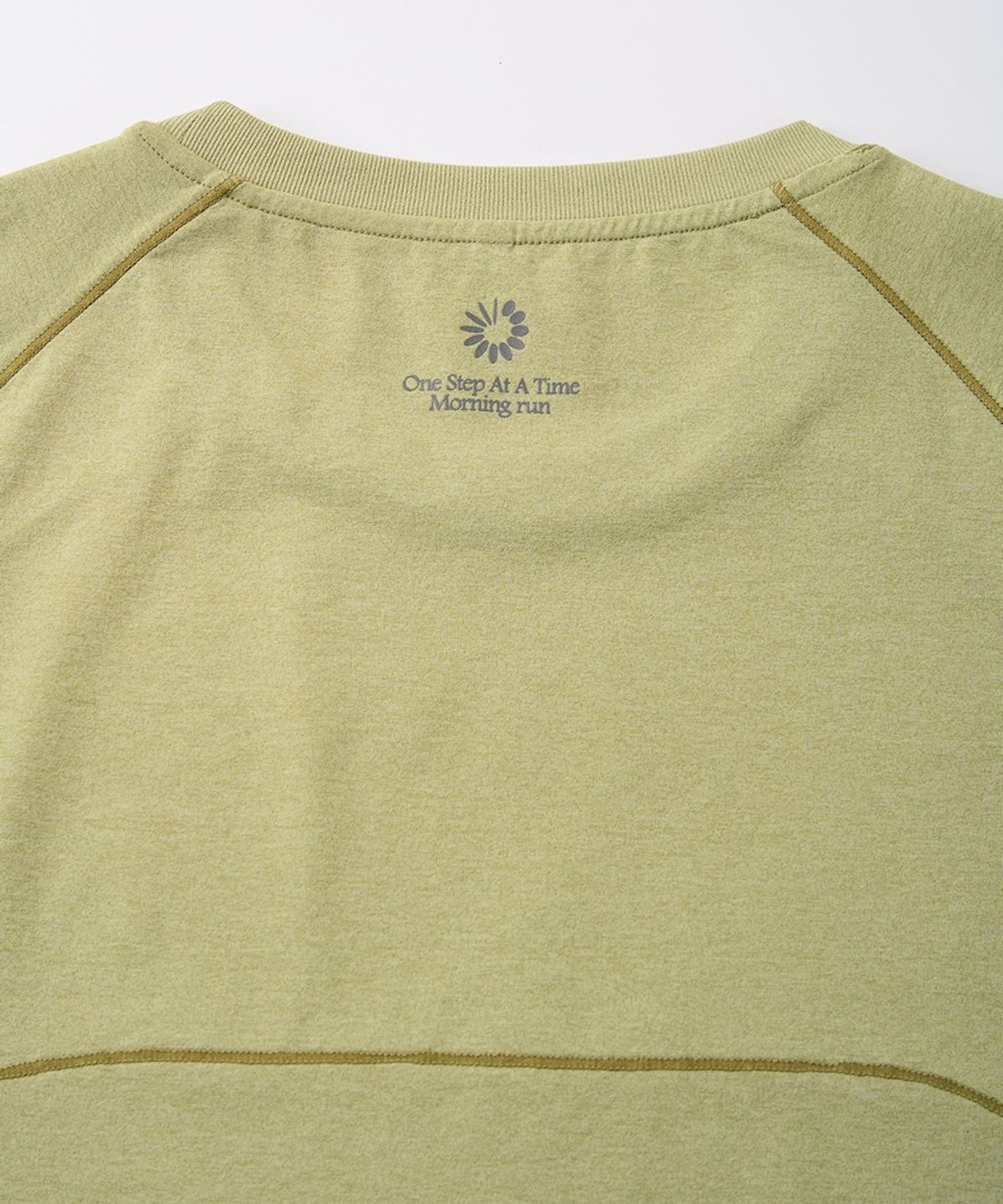 버튼서울(BUTTON SEOUL) 에르고노믹 테크 절개 래글런 숏슬리브 (3 COLORS)