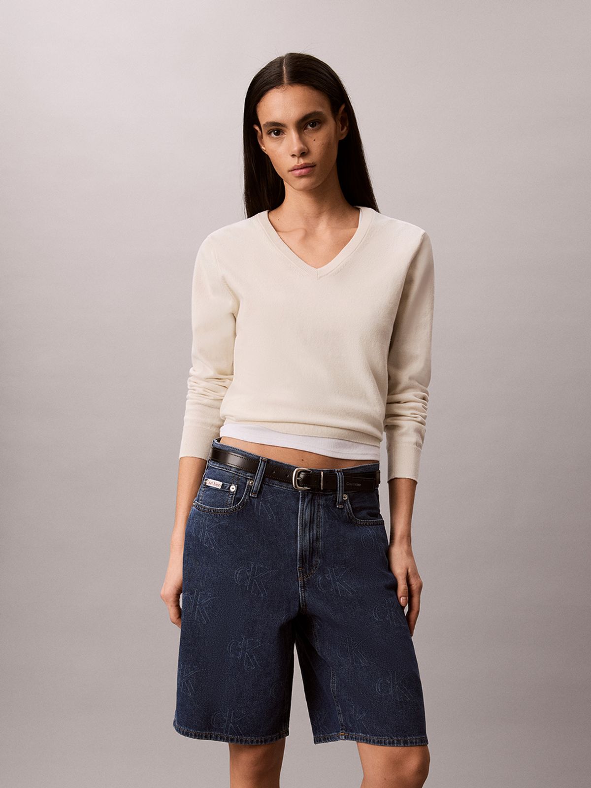 캘빈클라인 진(CALVIN KLEIN JEANS) 여성 릴렉스 버뮤다 CK로고 데님 쇼츠 47G717G 0BV