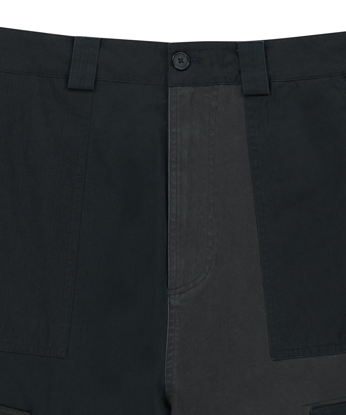 마뗑킴(MATIN KIM) PATCHWORK CARGO BERMUDA PANTS FOR MEN IN CHARCOAL