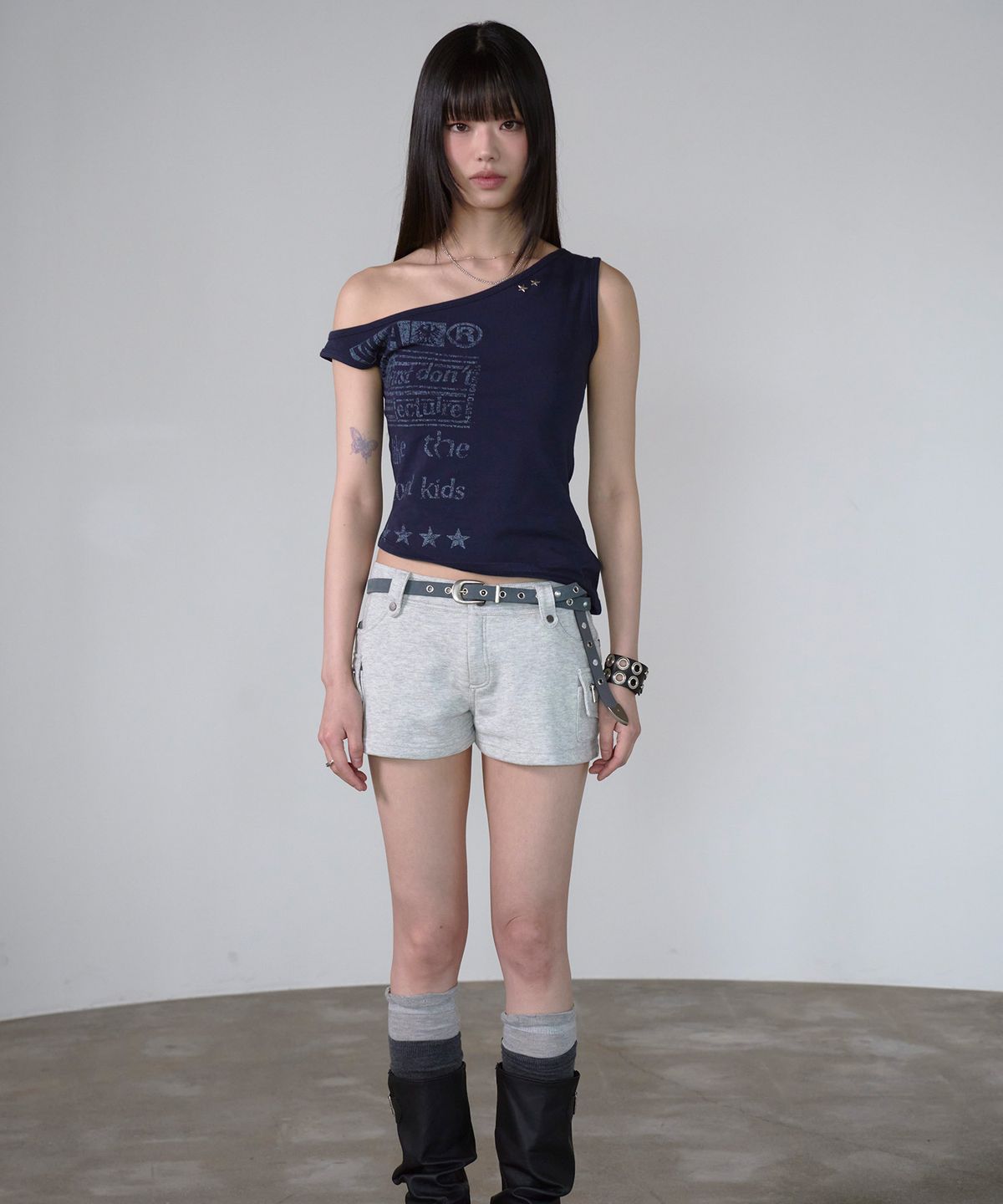 프렌다(PRENDA) SLANT CUT STAR GRAPHIC SLIM TANK NAVY