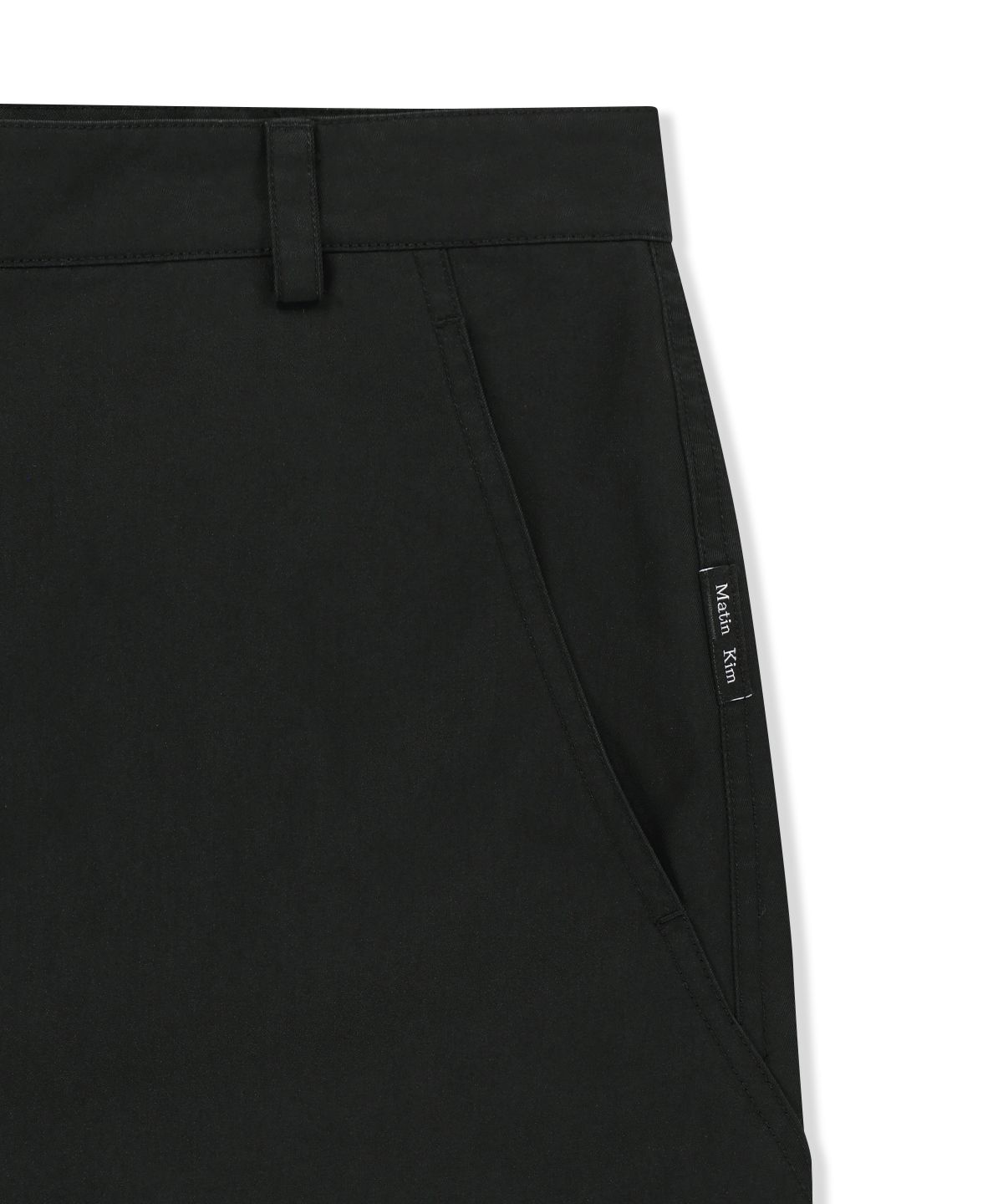 마뗑킴(MATIN KIM) CURVED SEAM BERMUDA PANTS FOR MEN IN BLACK