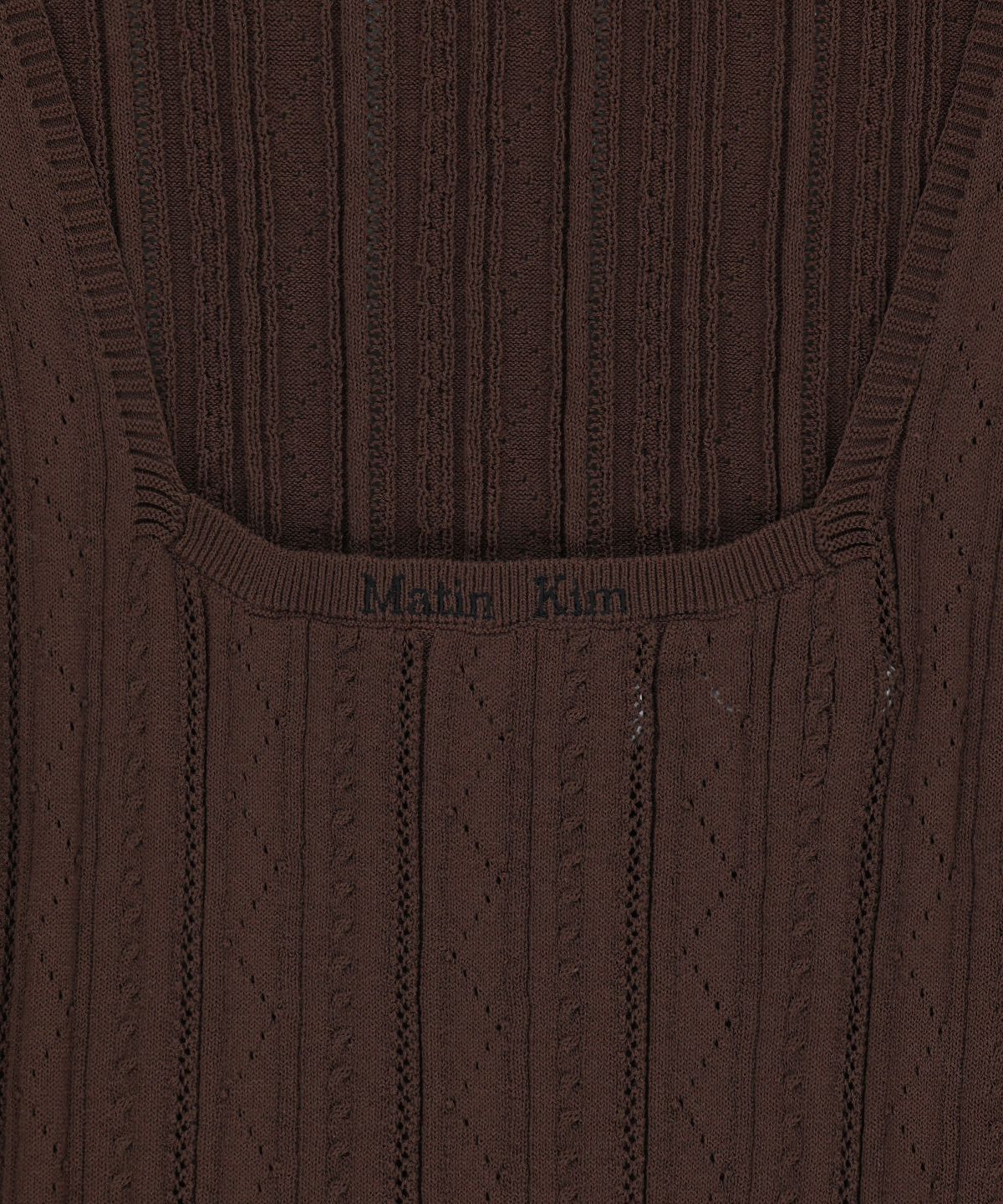 마뗑킴(MATIN KIM) OPEN BACK RIBBED KNIT DRESS IN BROWN