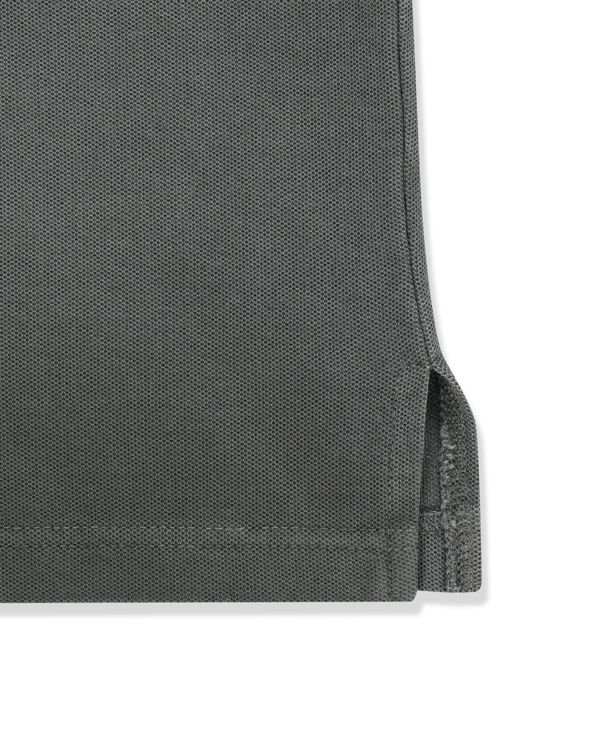 마뗑킴(MATIN KIM) SMALL LOGO WASHED PIQUE TOP FOR MEN IN CHARCOAL