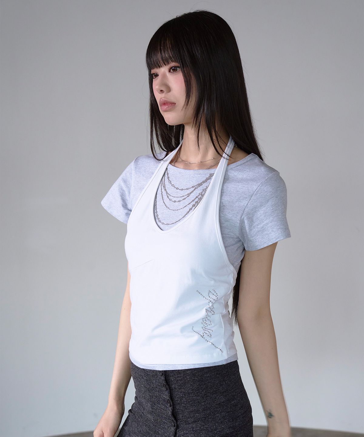 프렌다(PRENDA) CURVED LAYERED GRAPHIC TOP WHITE