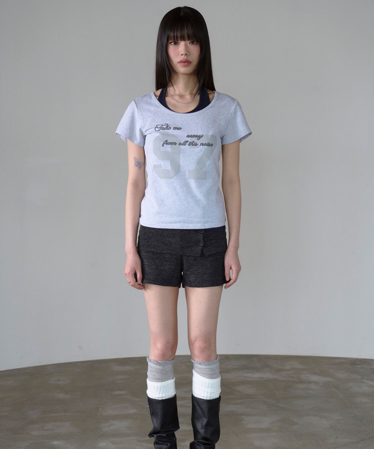 프렌다(PRENDA) 97 CURVED LAYERED GRAPHIC TOP GRAY
