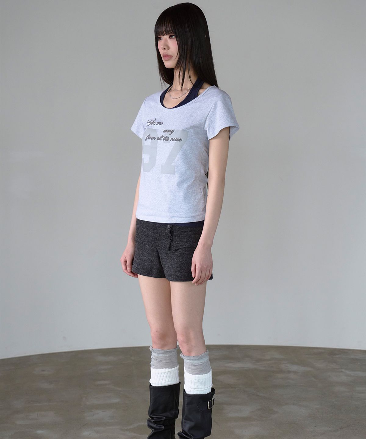 프렌다(PRENDA) 97 CURVED LAYERED GRAPHIC TOP GRAY