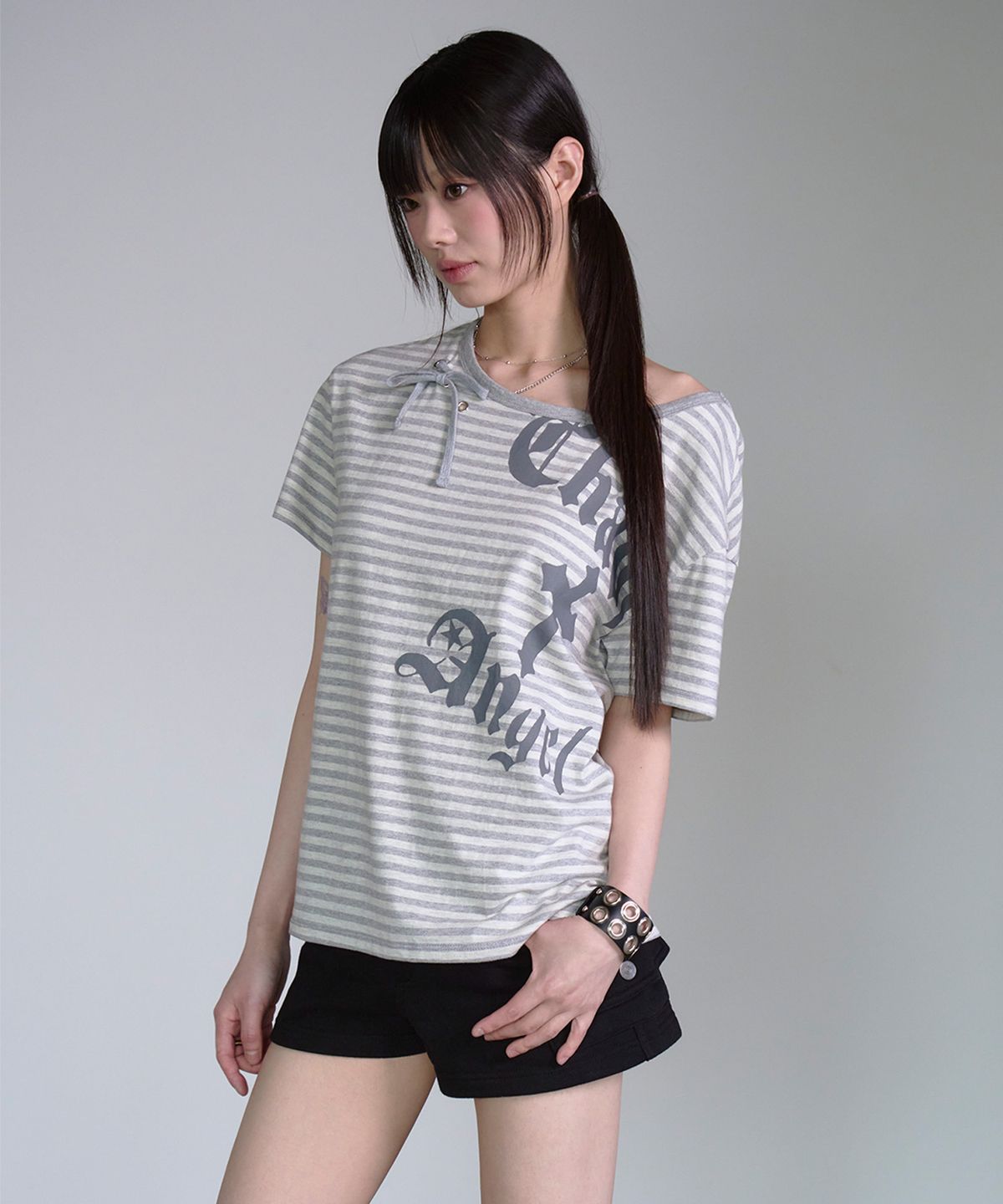 프렌다(PRENDA) RIBBON TIE EYELET STRIPED TEE IVORY