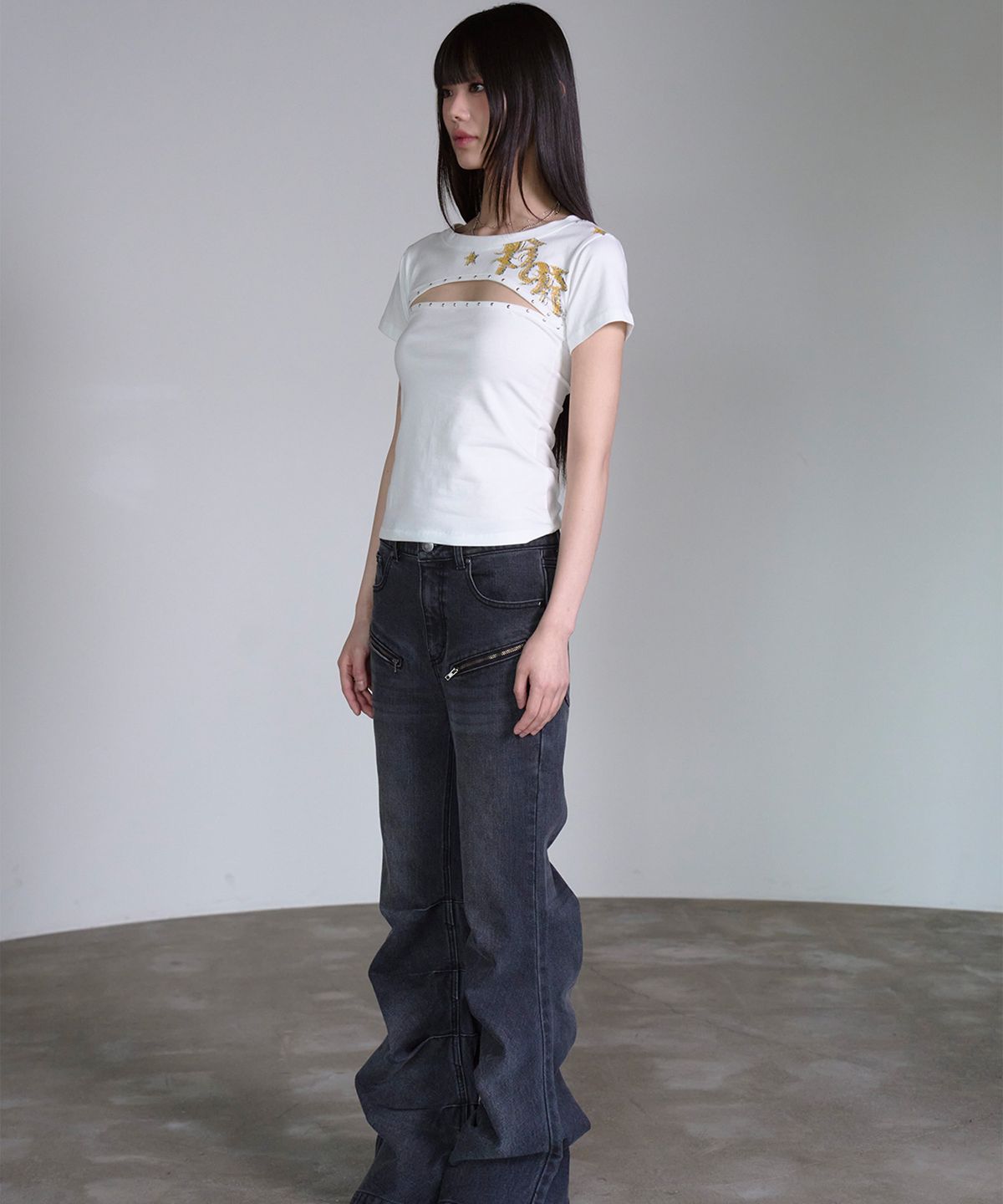 프렌다(PRENDA) CUT OUT STAR STUD TEE WHITE