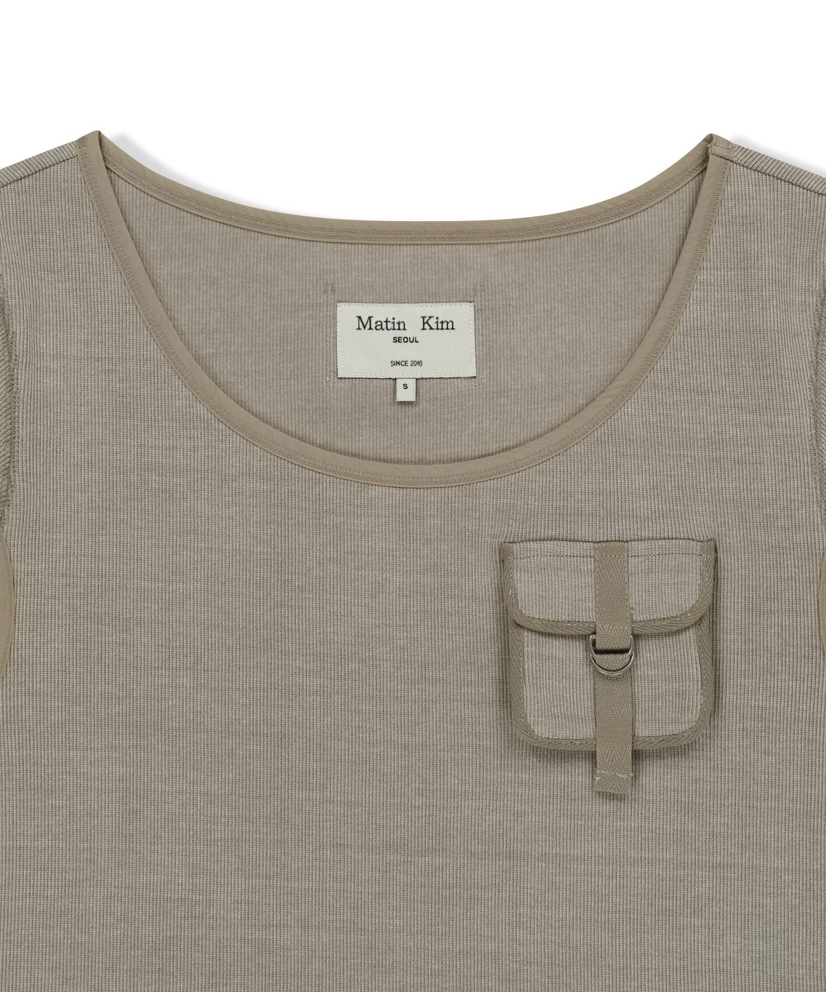 마뗑킴(MATIN KIM) POCKET POINT SLIM FIT TOP IN BEIGE