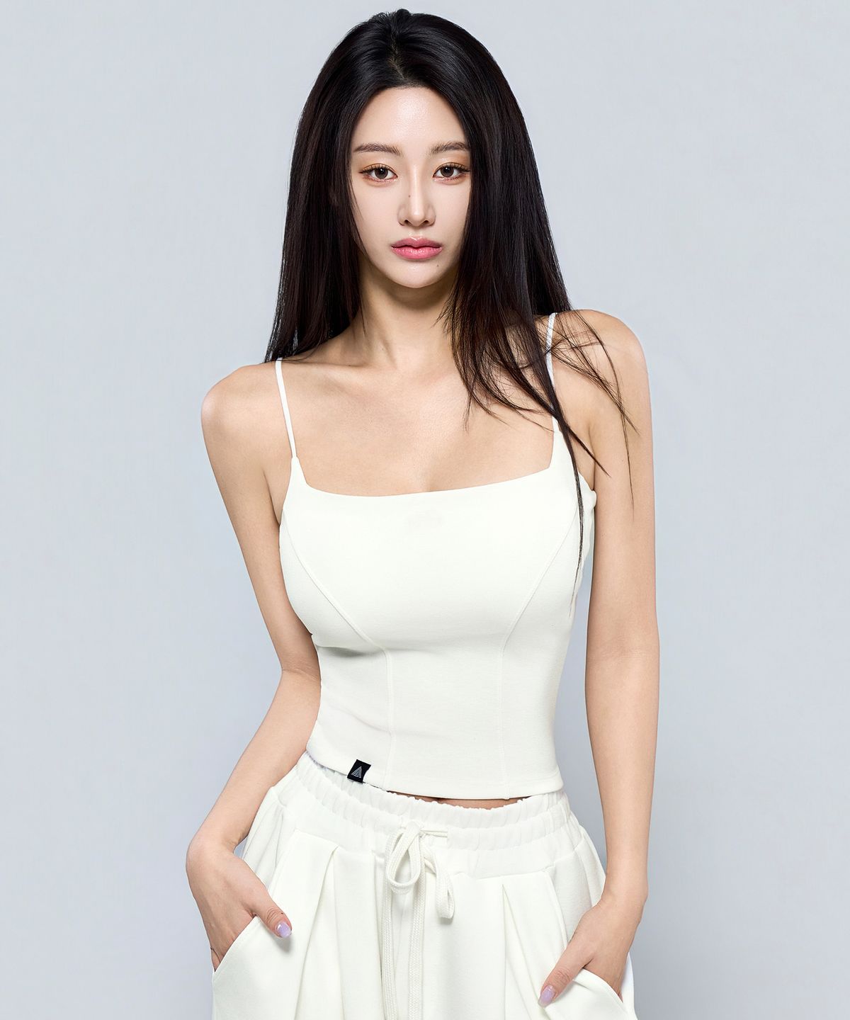 피지컬가먼츠(PHYSICAL GARMENTS) P5073 심볼 절개 브라탑 [2COLOR]
