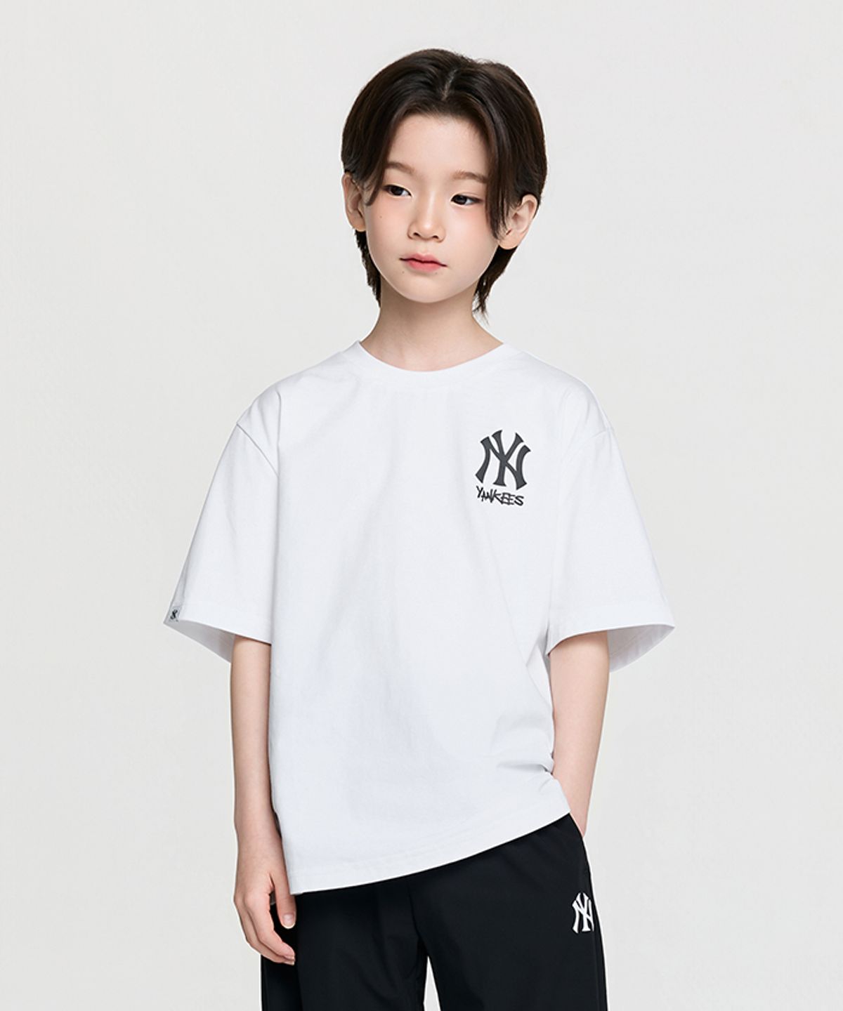 엠엘비 키즈(MLB KIDS) 스트릿 서핑 바크 아트웍 티셔츠 NY (White)