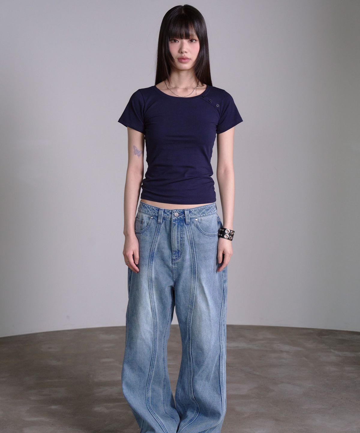 프렌다(PRENDA) DOUBLE CROSS BACK PRINT SHORT SLEEVE NAVY