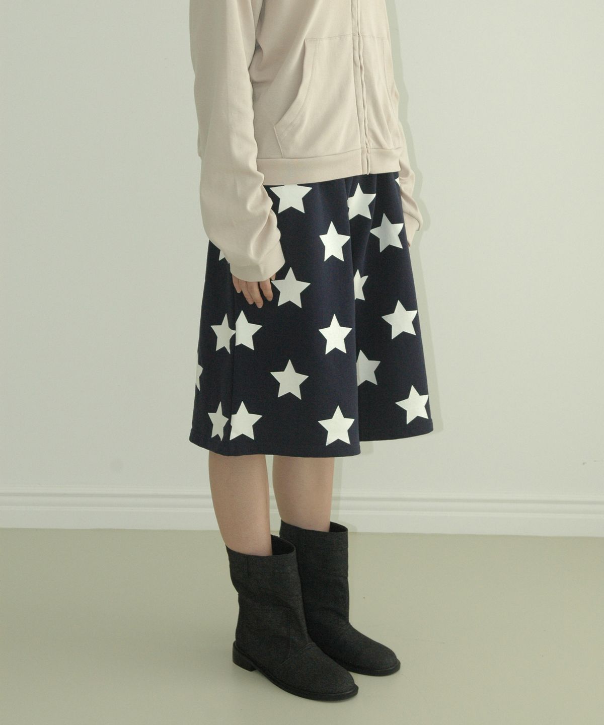 애프터썸머(AFTERSUMMER) star sweat bermuda pants (navy)