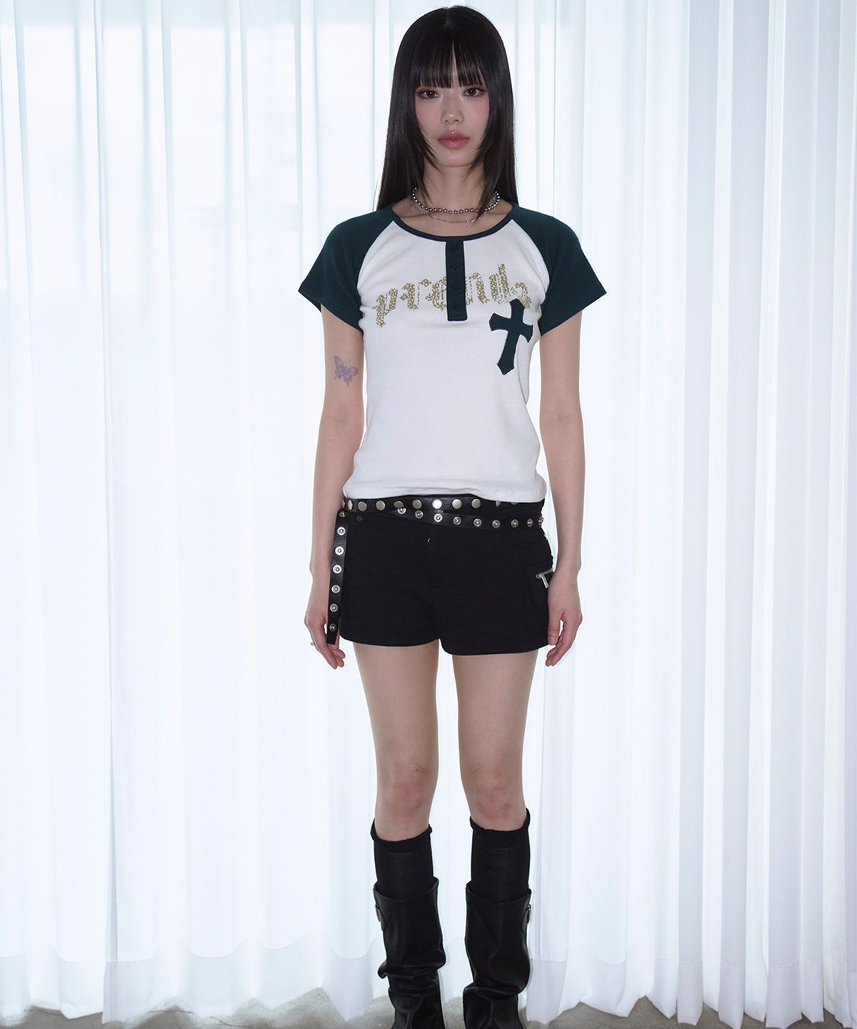 프렌다(PRENDA) CROSS APPLIQUE RAGLAN SHORT SLEEVE IVORY
