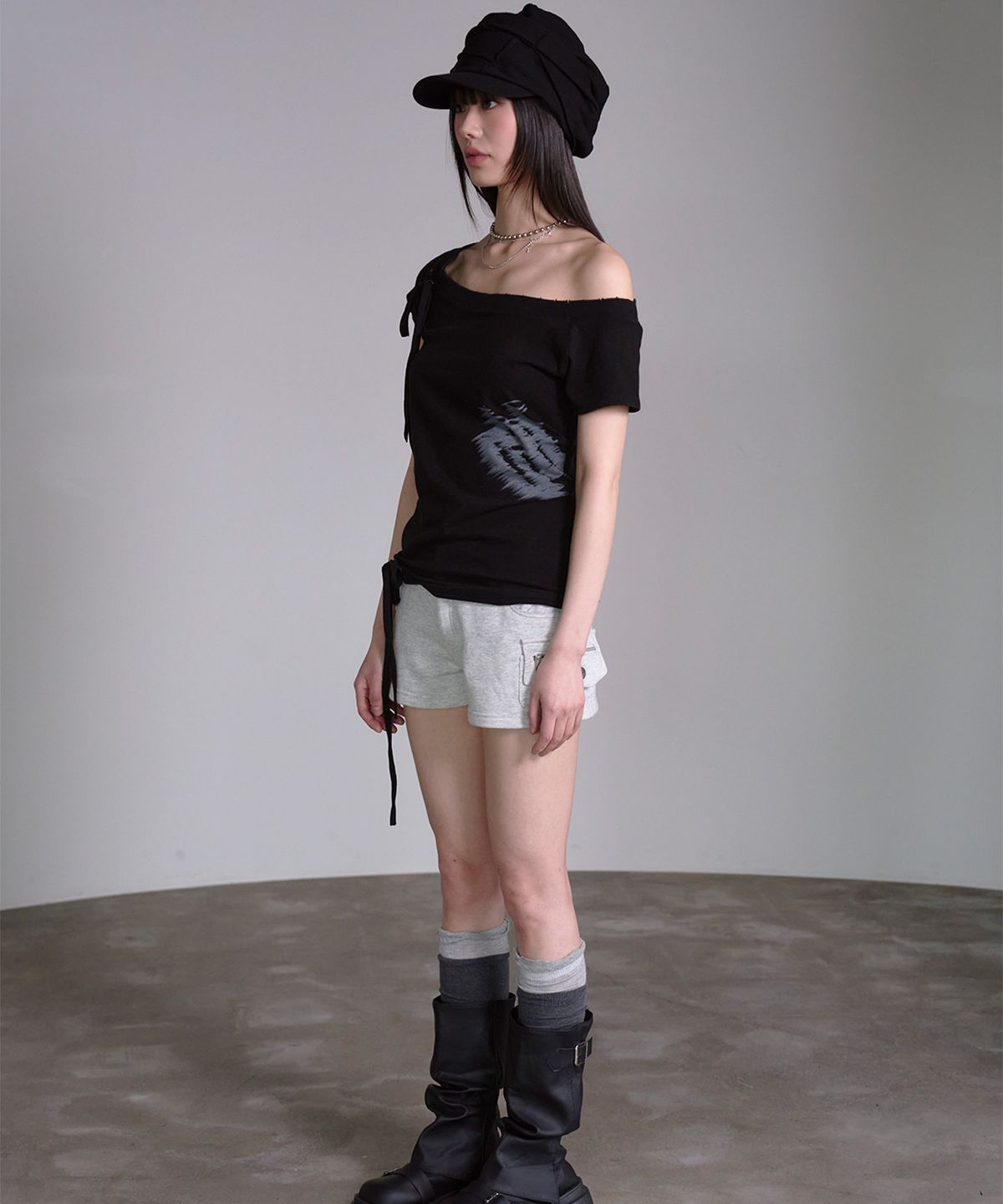프렌다(PRENDA) CORSET DETAIL ONE-OFF-SHOULDER SHORT SLEEVE BLACK
