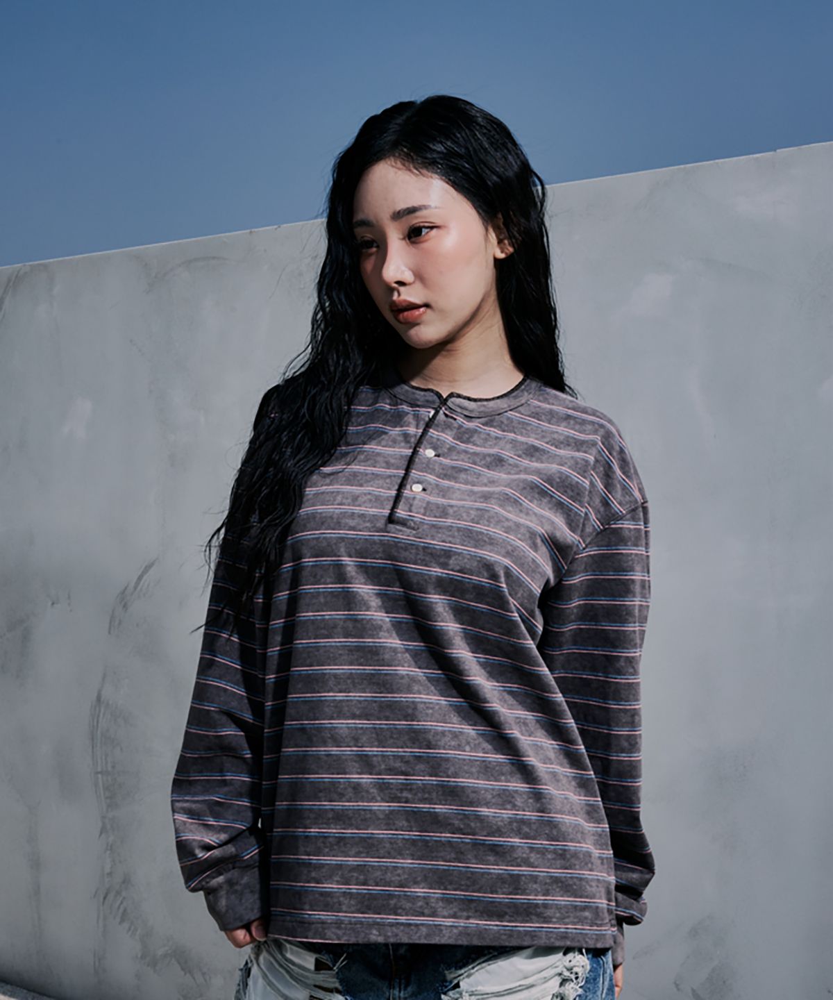 코너블레스(CORNERBLESS) WASHED STRIPE BROWN HENLEY NECK LONG SLEEVE