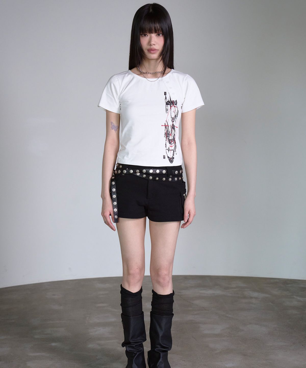 프렌다(PRENDA) PRENDA DIAGONAL HENLEY NECK SHORT SLEEVE WHITE