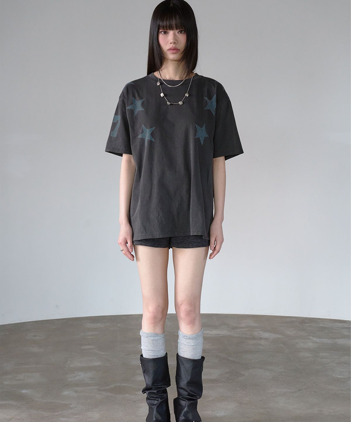 프렌다(PRENDA) THREE STAR PIGMENT SHORT SLEEVE BLACK
