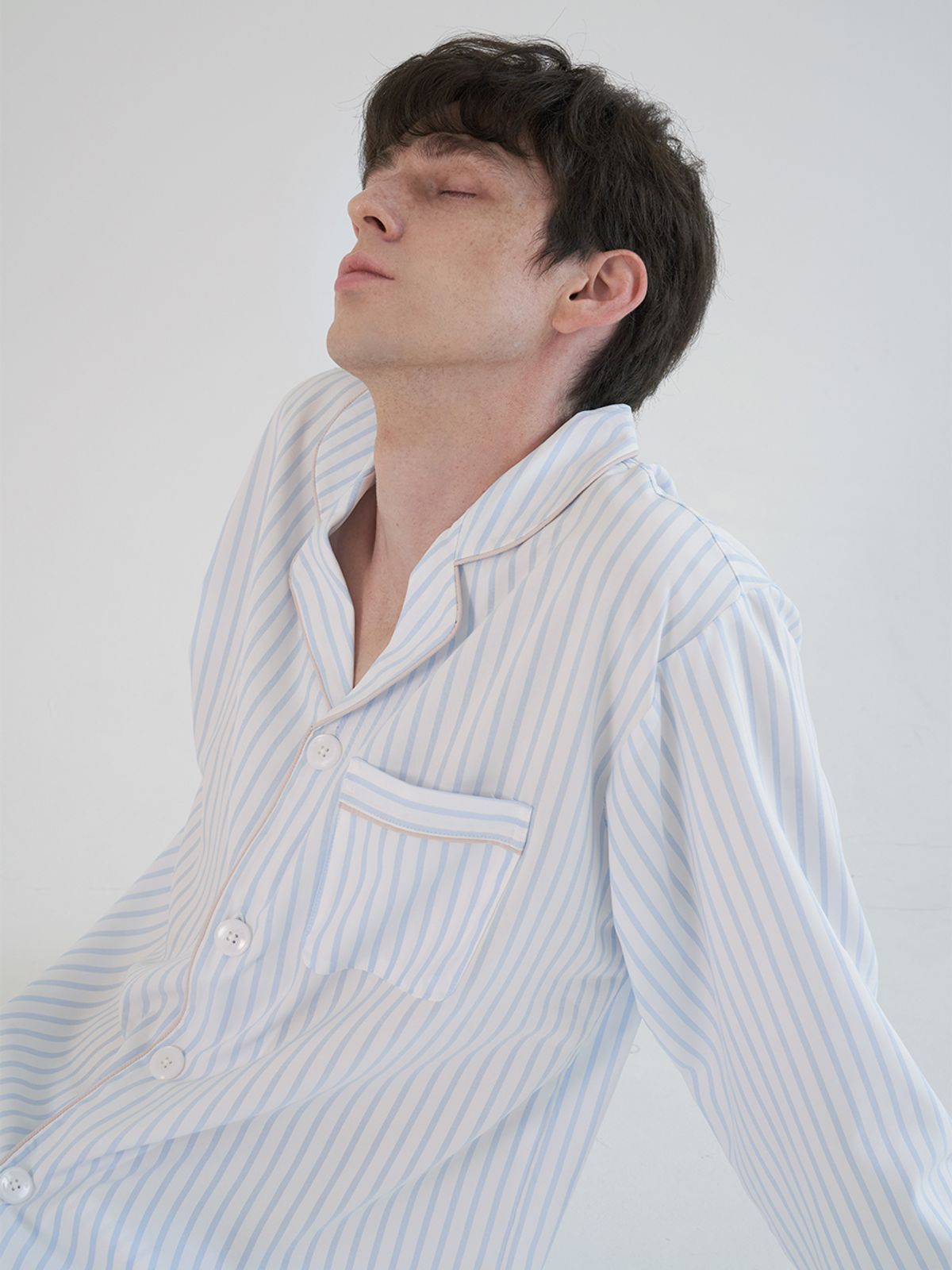 칠아웃플리즈(CHILLOUTPLEASE) (커플) 모던 스카이 미스트 파자마 세트