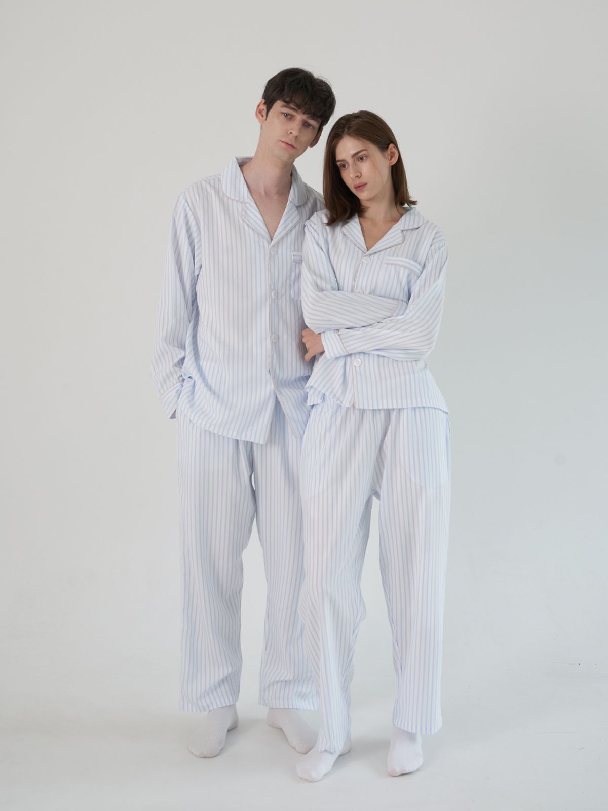칠아웃플리즈(CHILLOUTPLEASE) (커플) 모던 스카이 미스트 파자마 세트