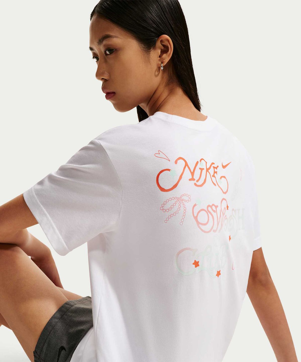 나이키(NIKE) 스포츠웨어 클래식 티셔츠 W - 화이트 / IR7561-100