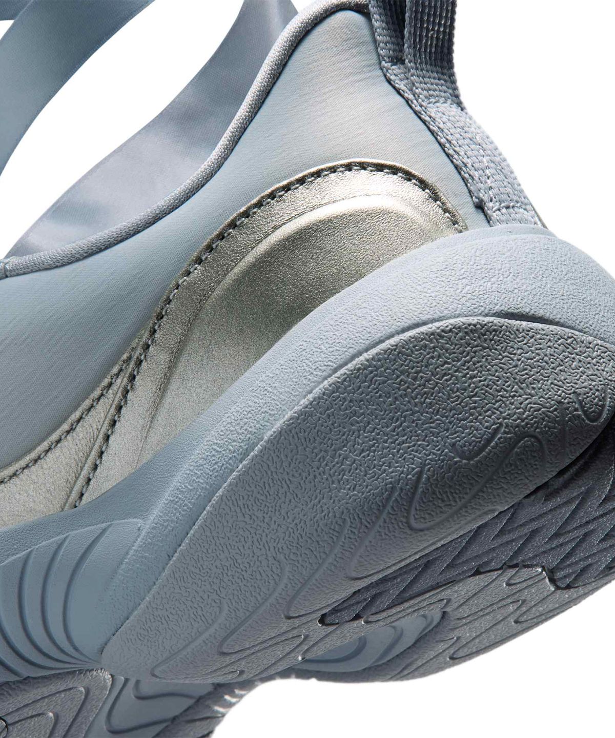 나이키(NIKE) 조던 포인트 W - 메탈릭 실버:스모크 그레이:포톤 더스트 / IB8597-002