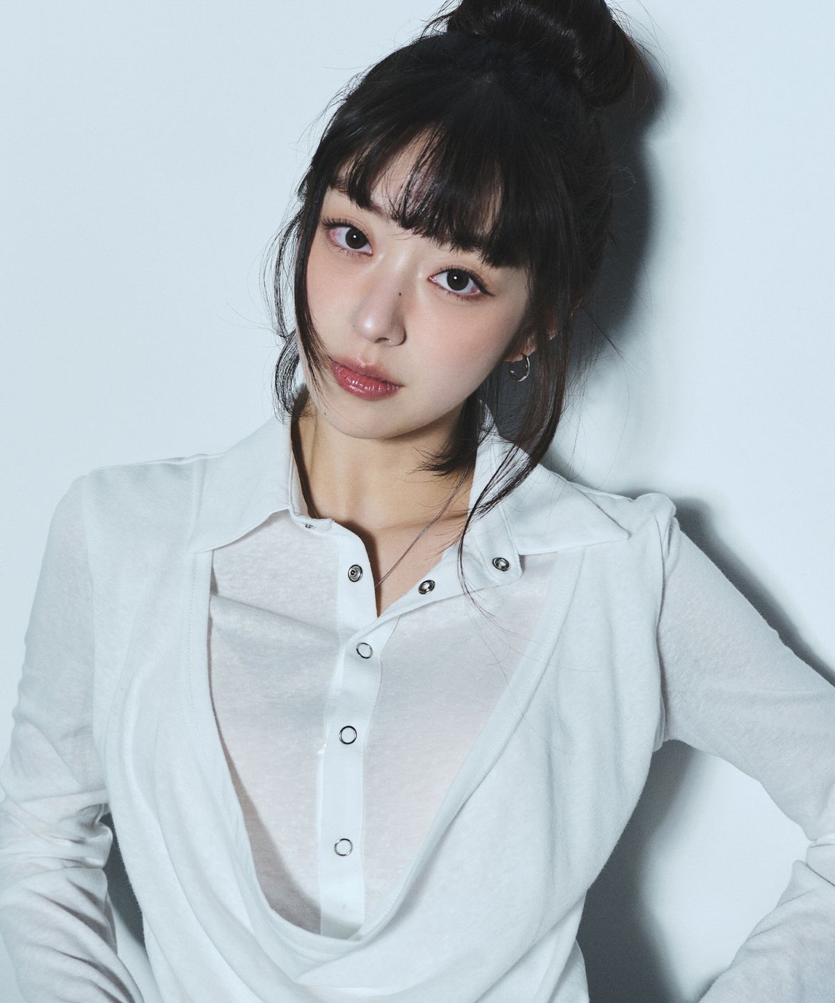 닉앤니콜(NICK&NICOLE) DRAPE COLLAR SLIM TOP_IVORY