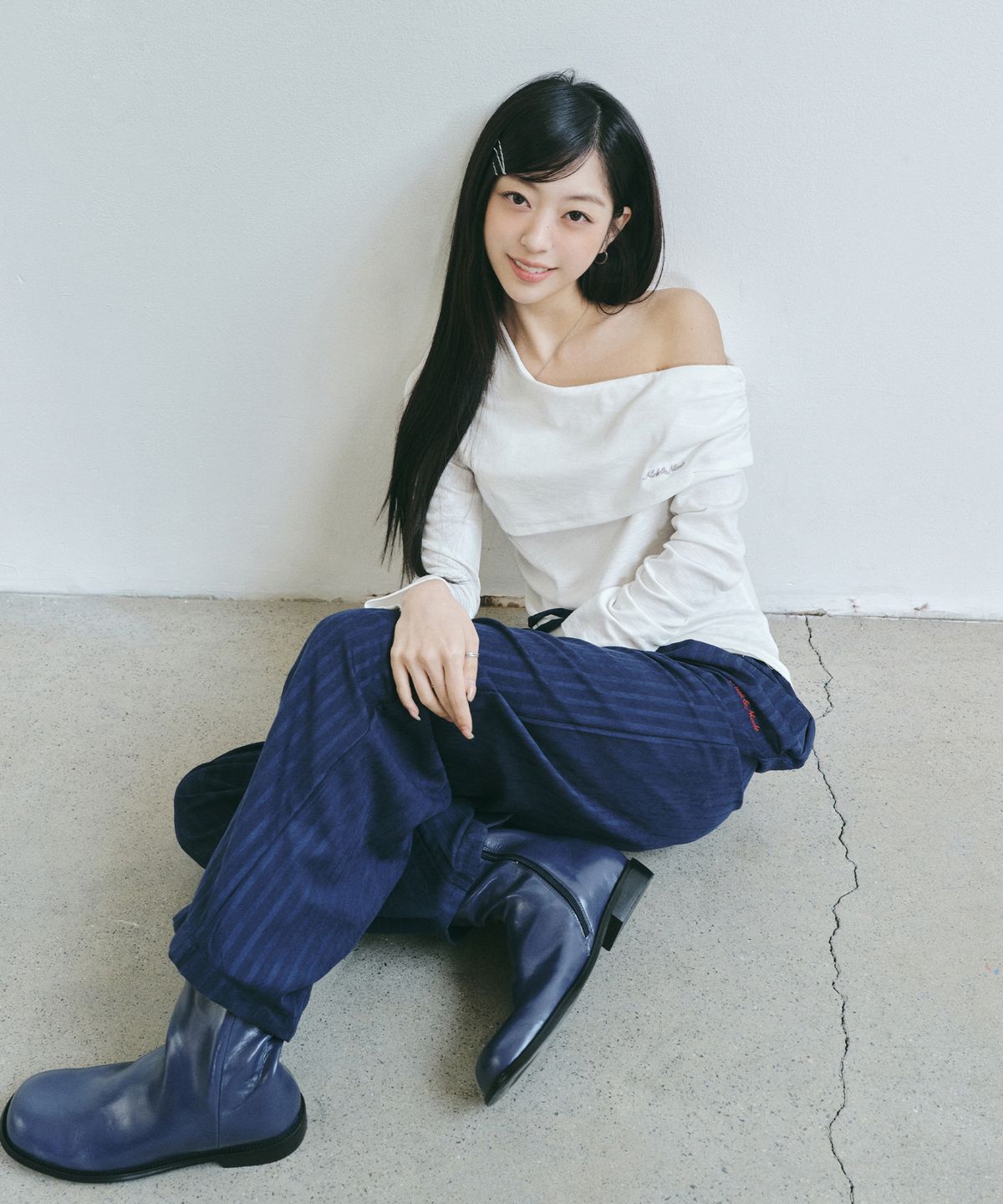 닉앤니콜(NICK&NICOLE) ASYMMETRIC OFF SHOULDER TOP_IVORY