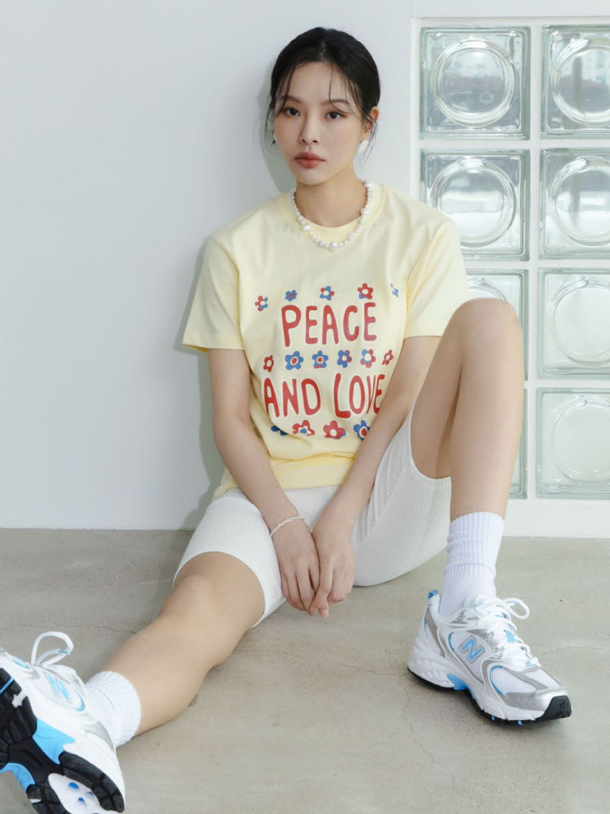 웨이브유니온(WAVE UNION) Peace and love T-shirt Light yellow