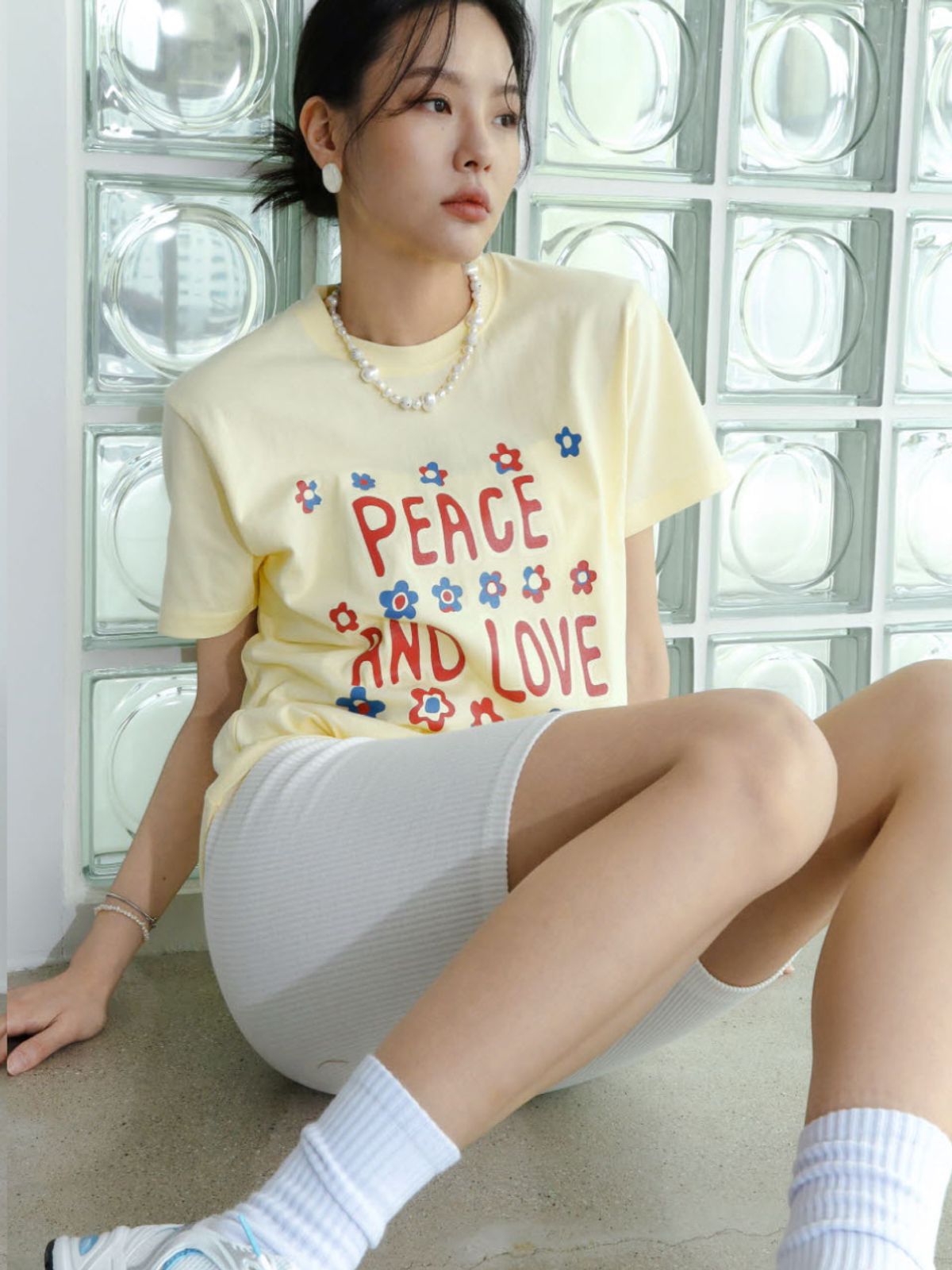 웨이브유니온(WAVE UNION) Peace and love T-shirt Light yellow