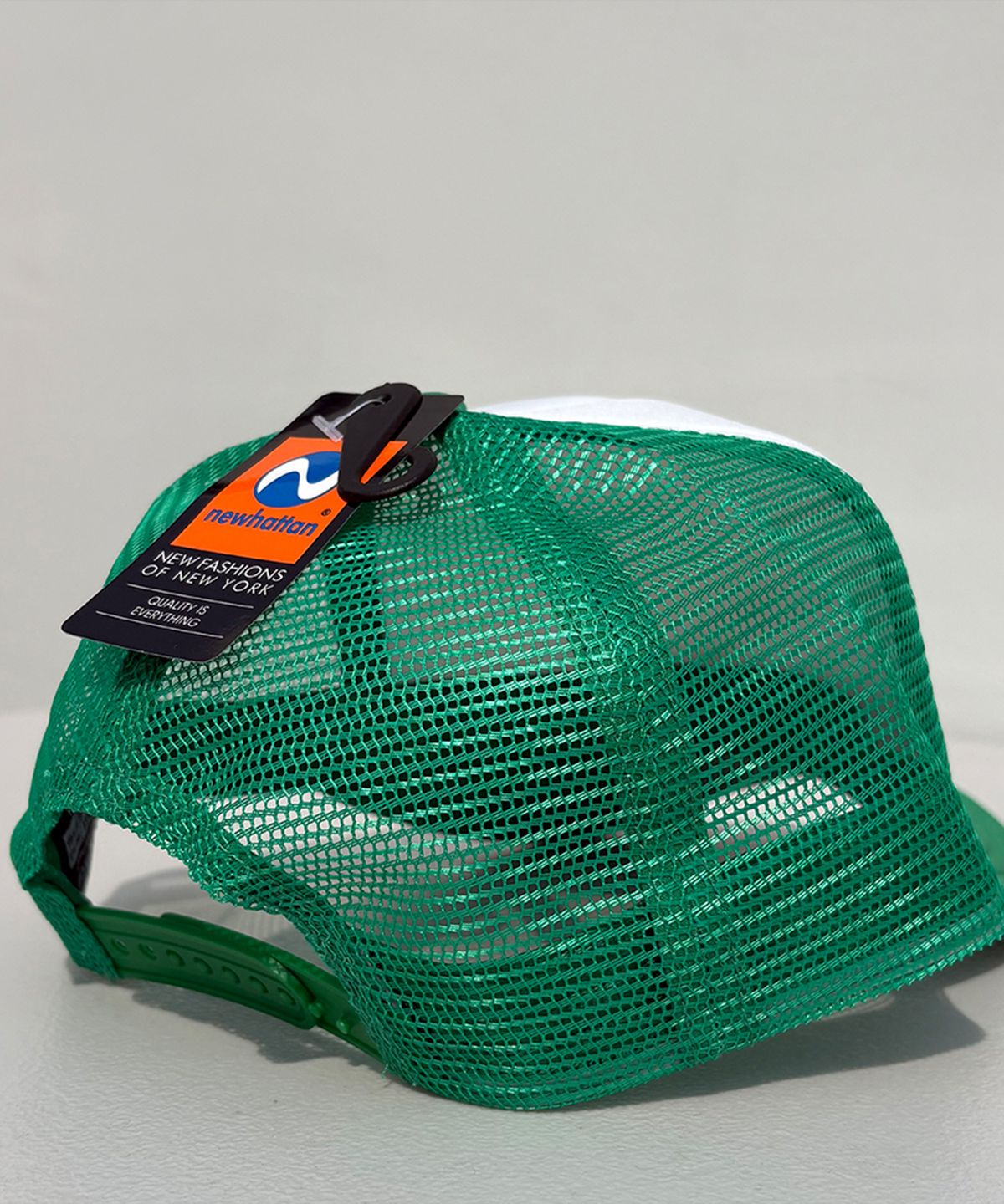 뉴해튼(NEWHATTAN) 폴리 메쉬캡 (white/kelly green)