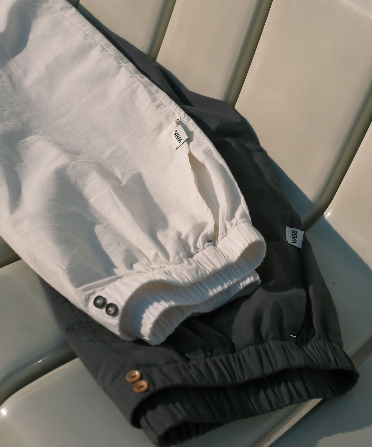 웨이베러시스(WAYBETTERSIS) IN-OUT PANTS (2color)